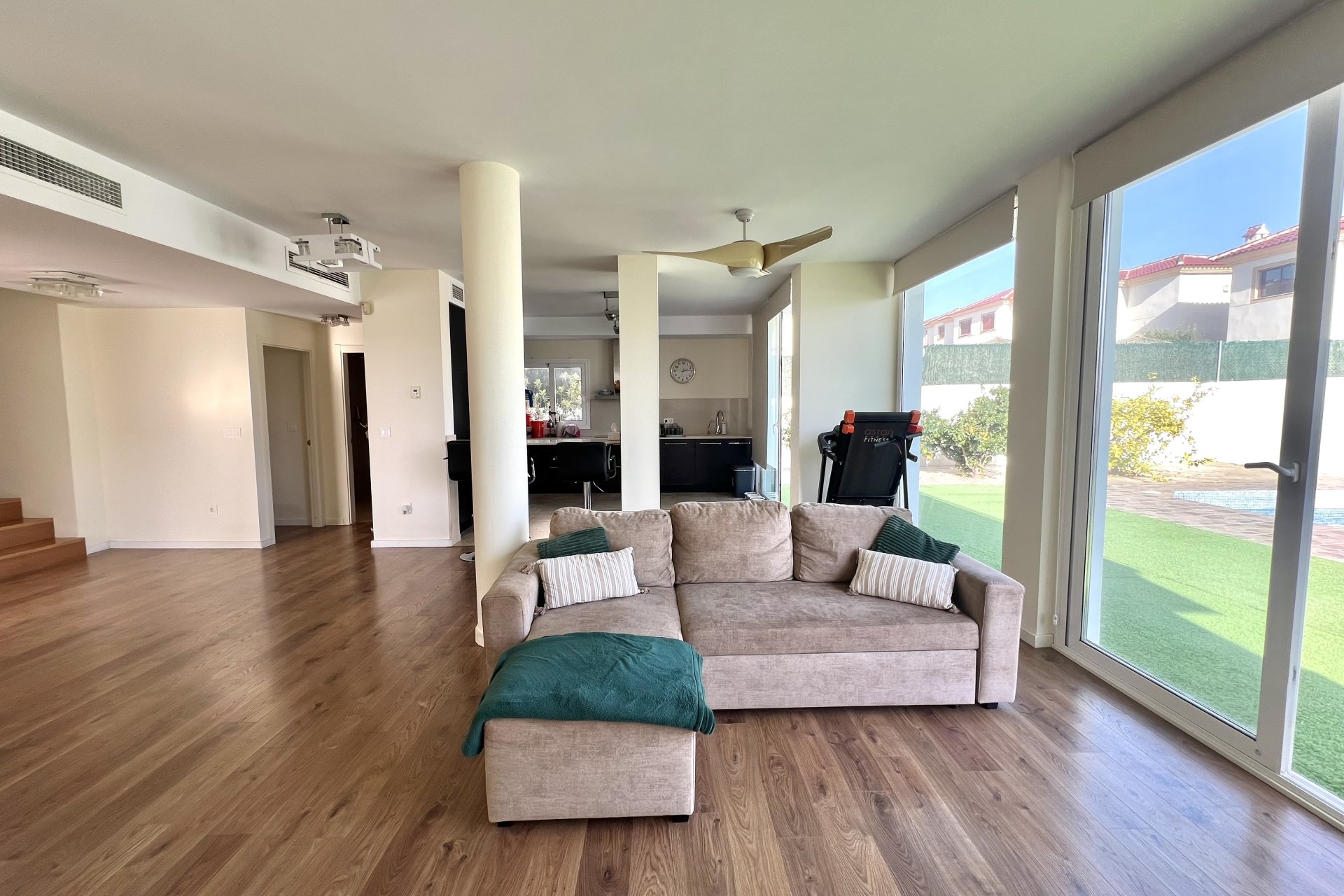 Resale - Detached Villa - La Marina