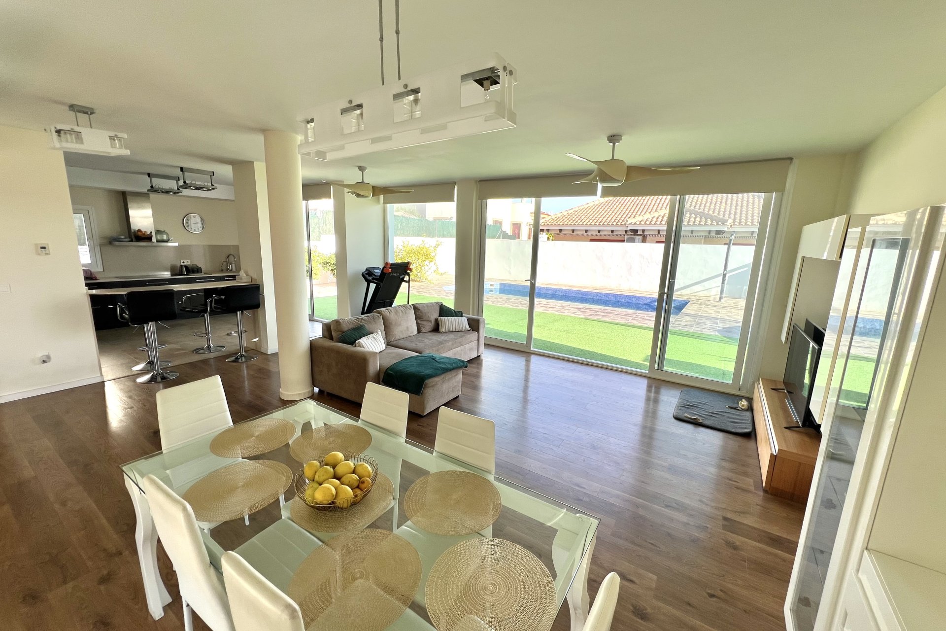 Resale - Detached Villa - La Marina