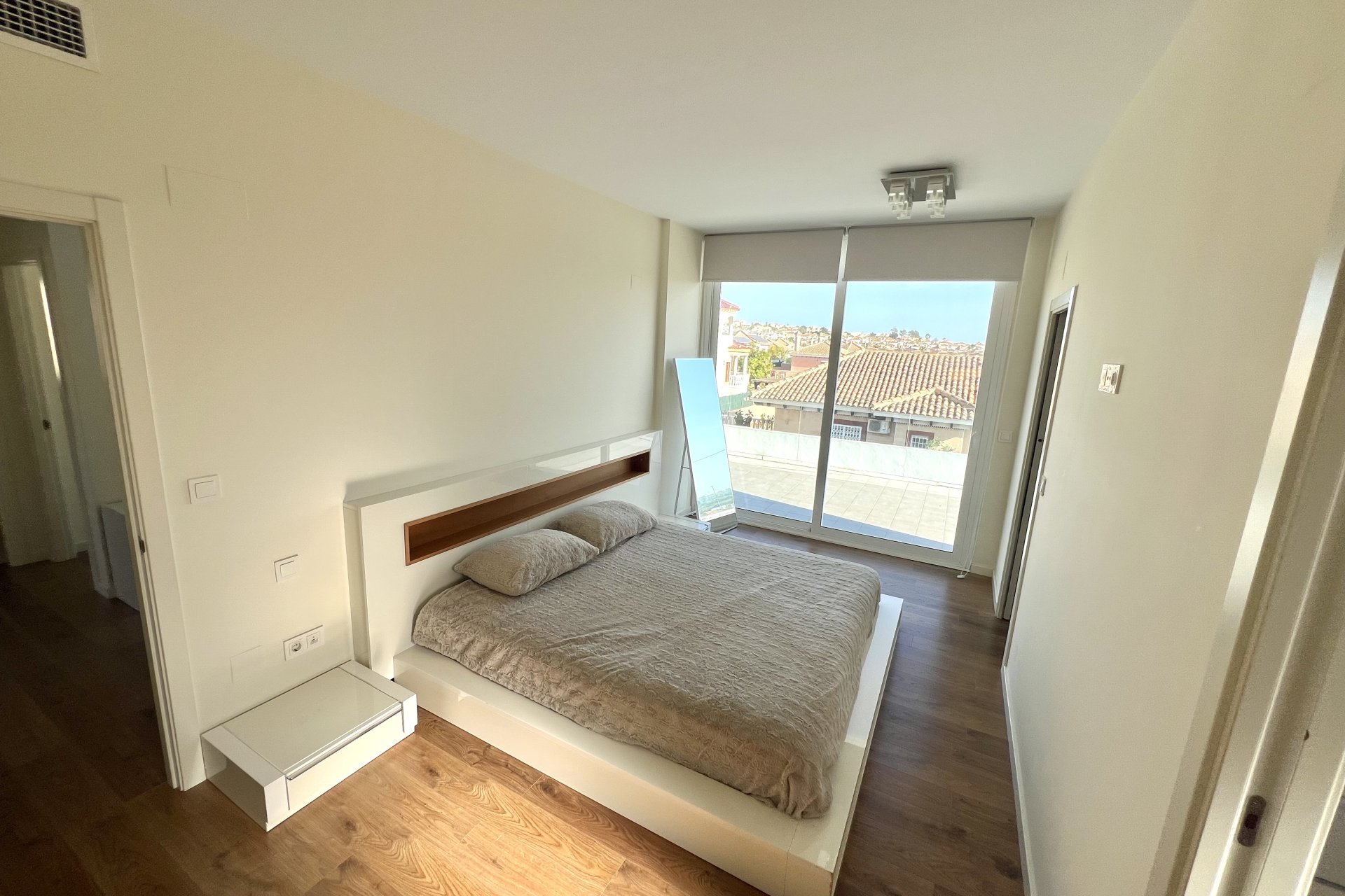Resale - Detached Villa - La Marina