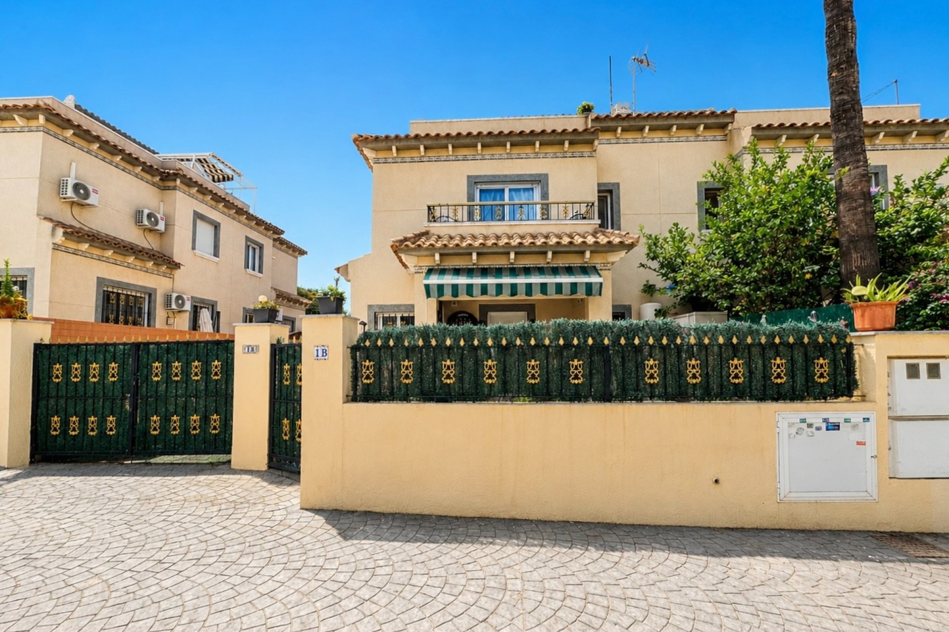 Resale - Quad - La Marina