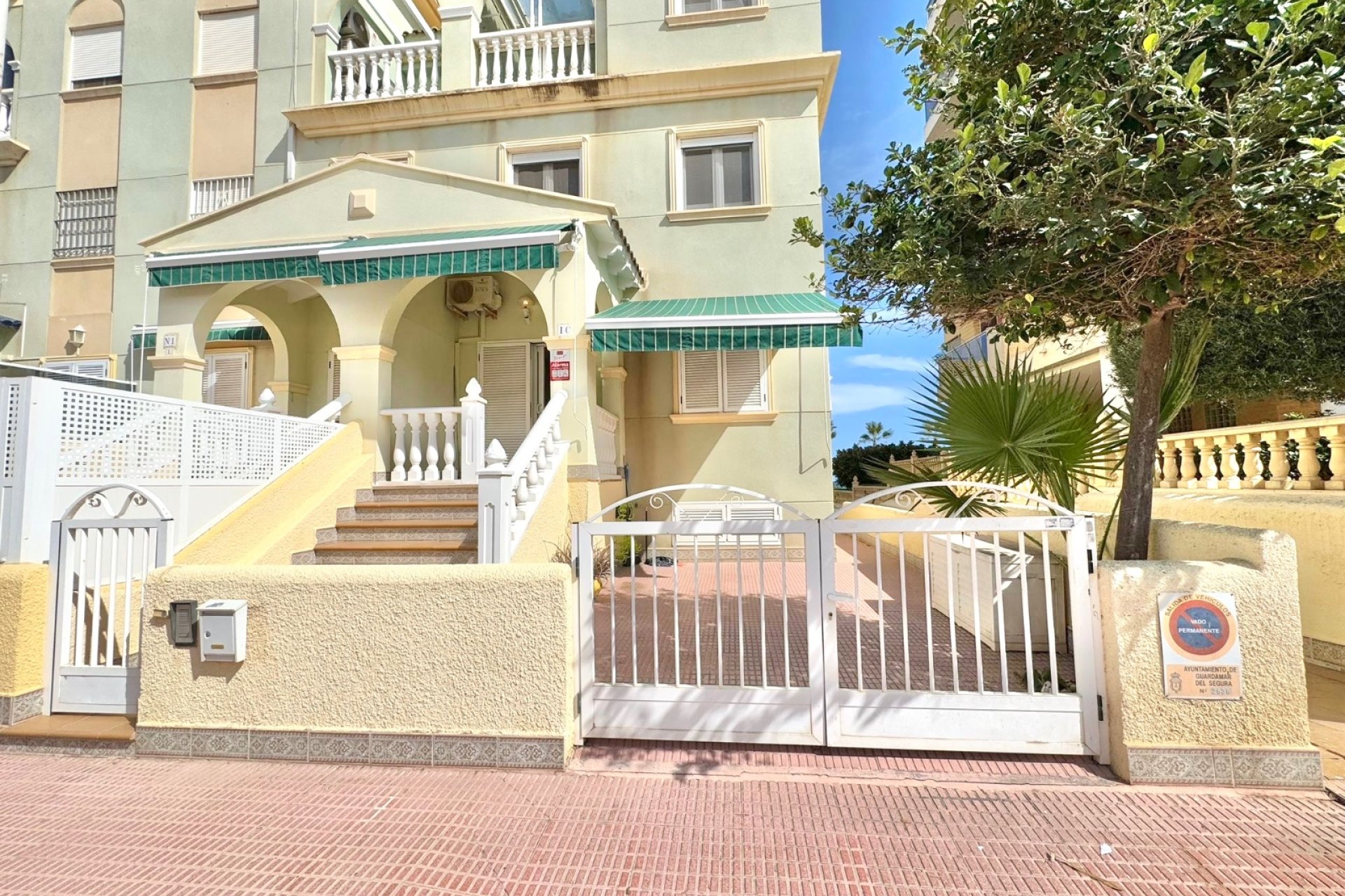 Resale - Semi Detached Villa - Guardamar del Segura - Guardamar Playa