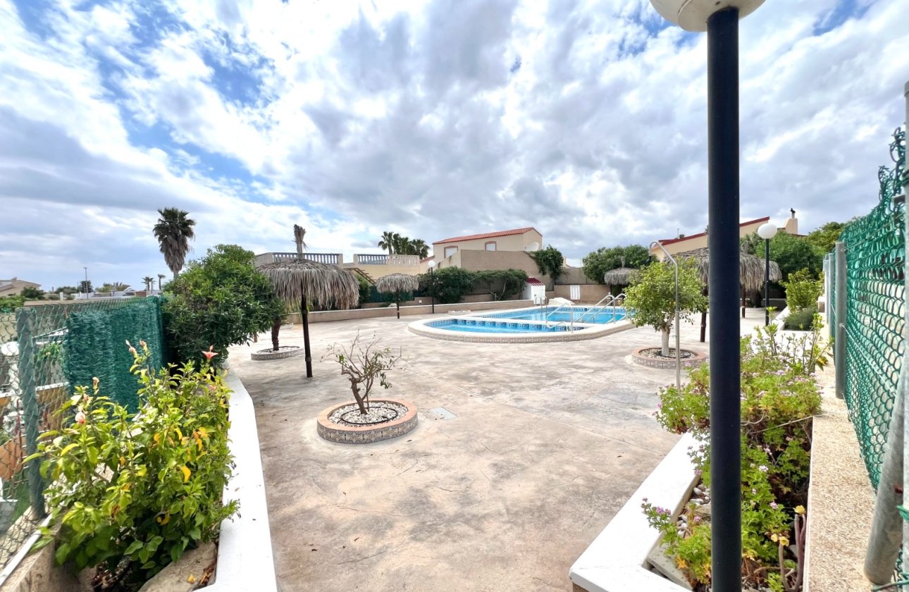 Resale - Semi Detached Villa - La Marina