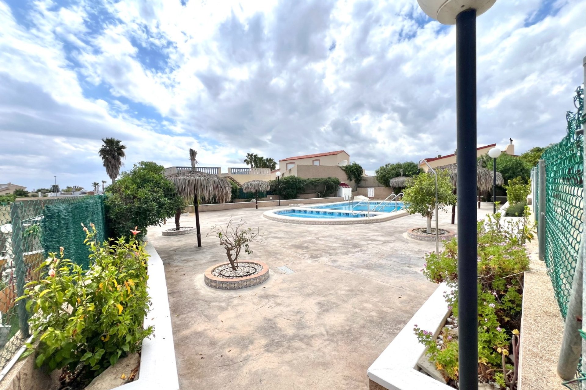 Resale - Semi Detached Villa - La Marina