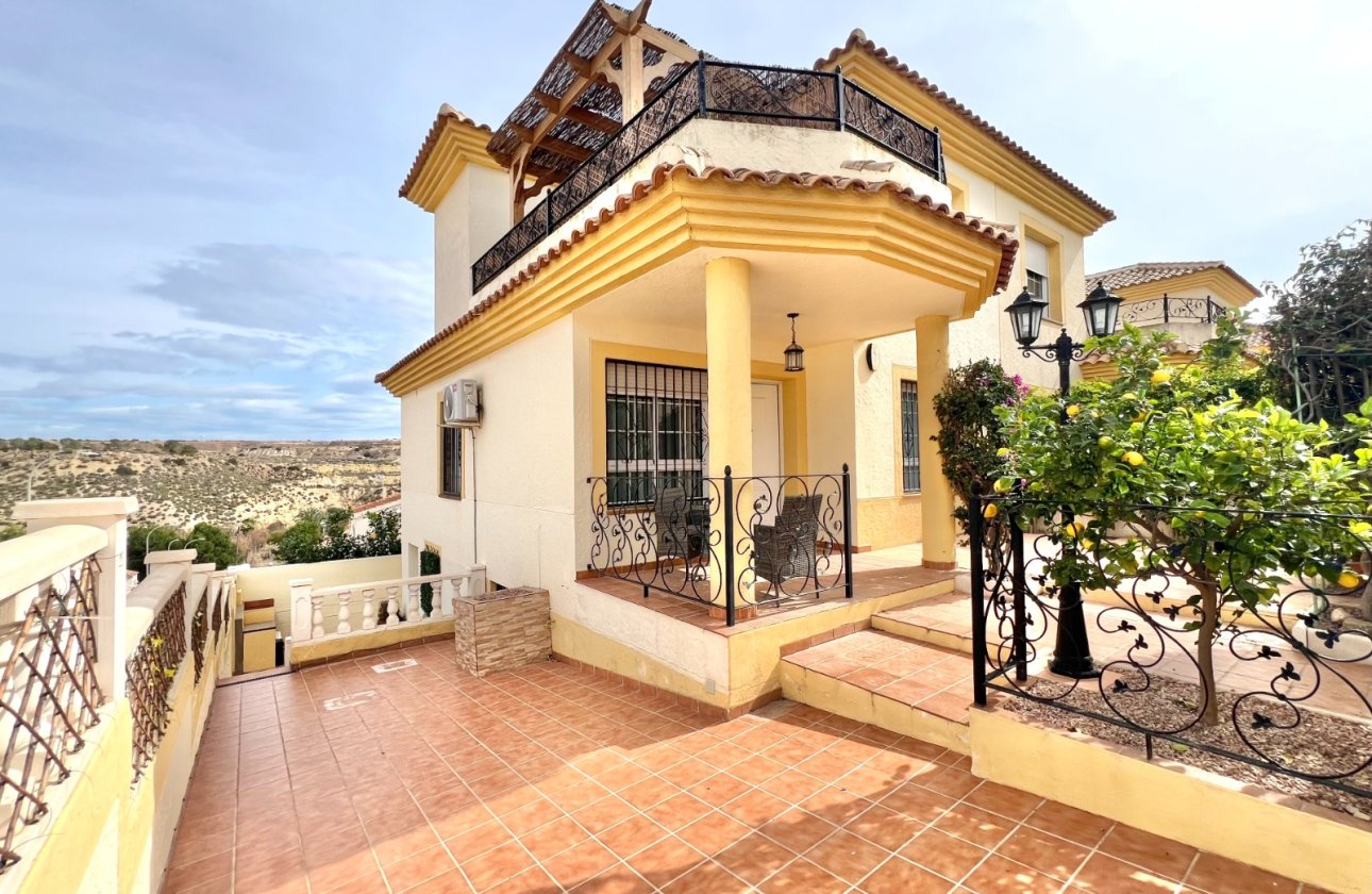 Resale - Semi Detached Villa - La Marina