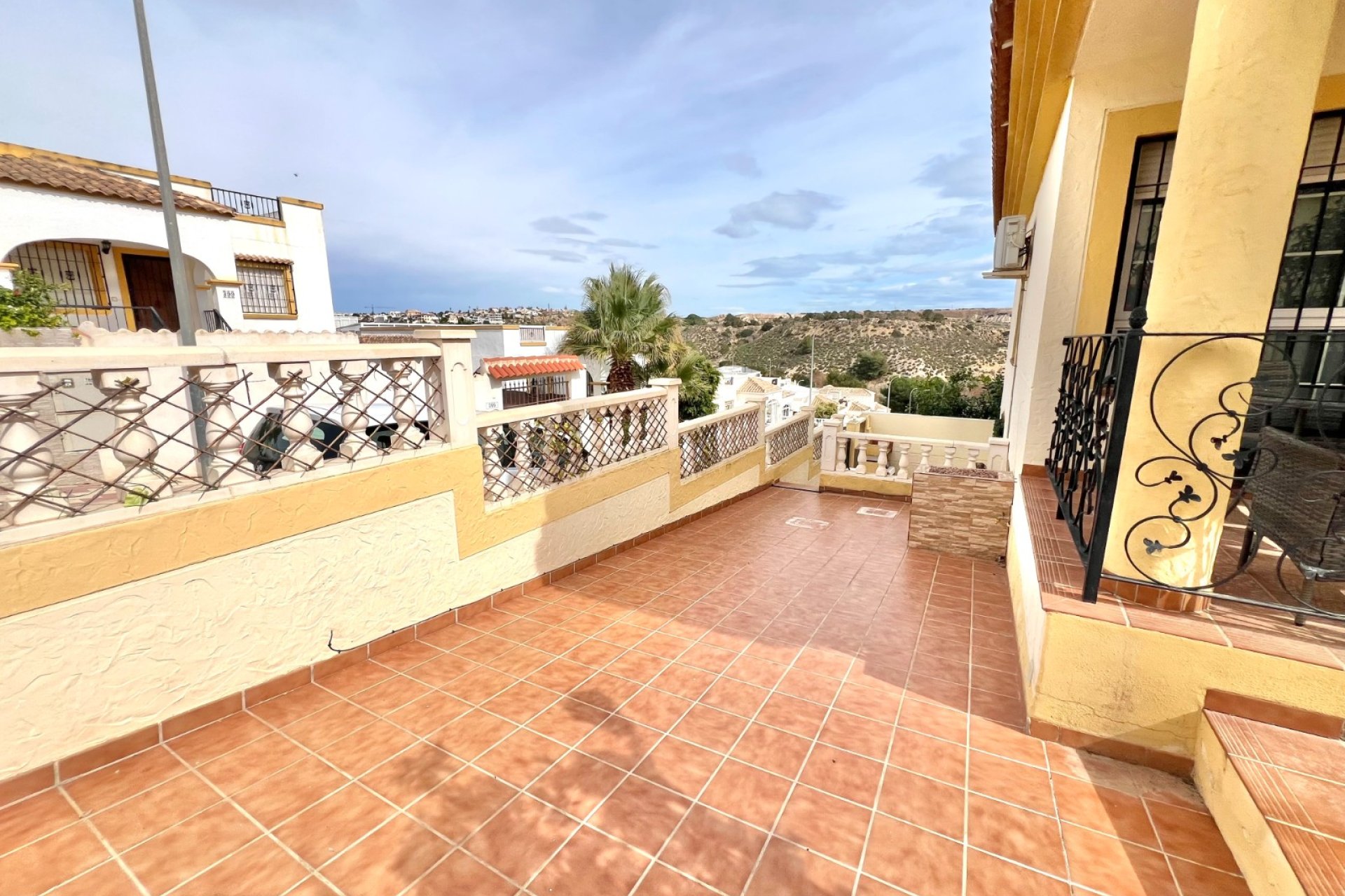 Resale - Semi Detached Villa - La Marina