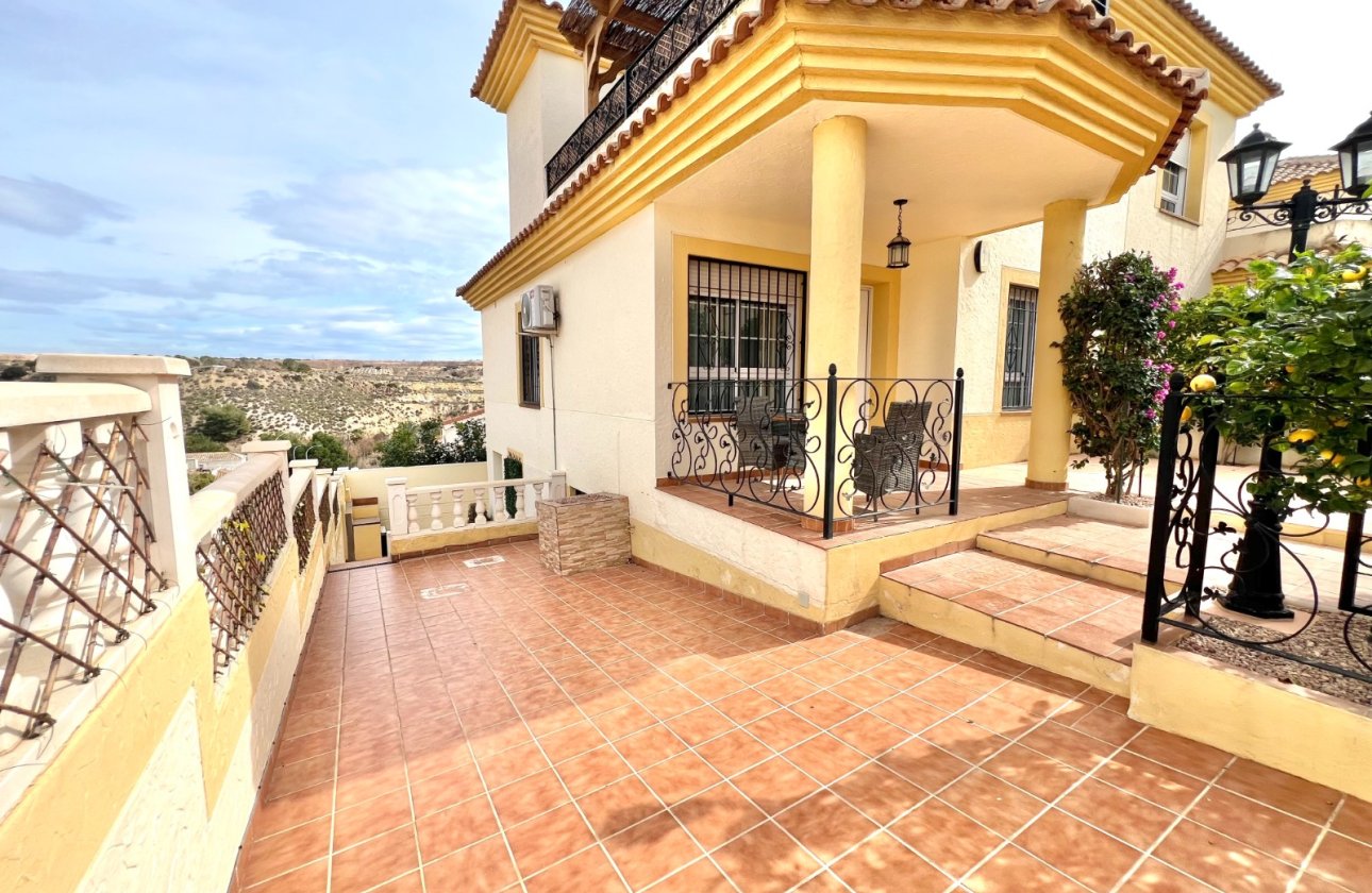 Resale - Semi Detached Villa - La Marina