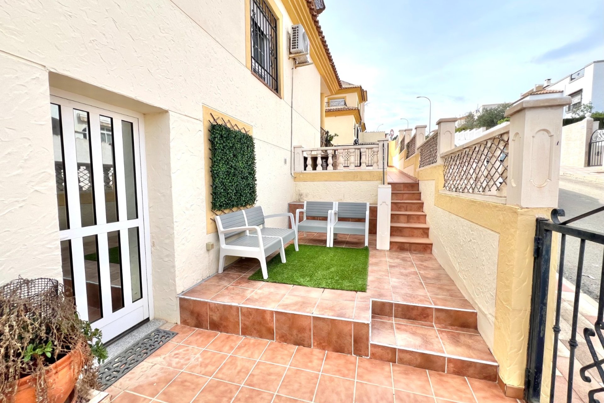 Resale - Semi Detached Villa - La Marina