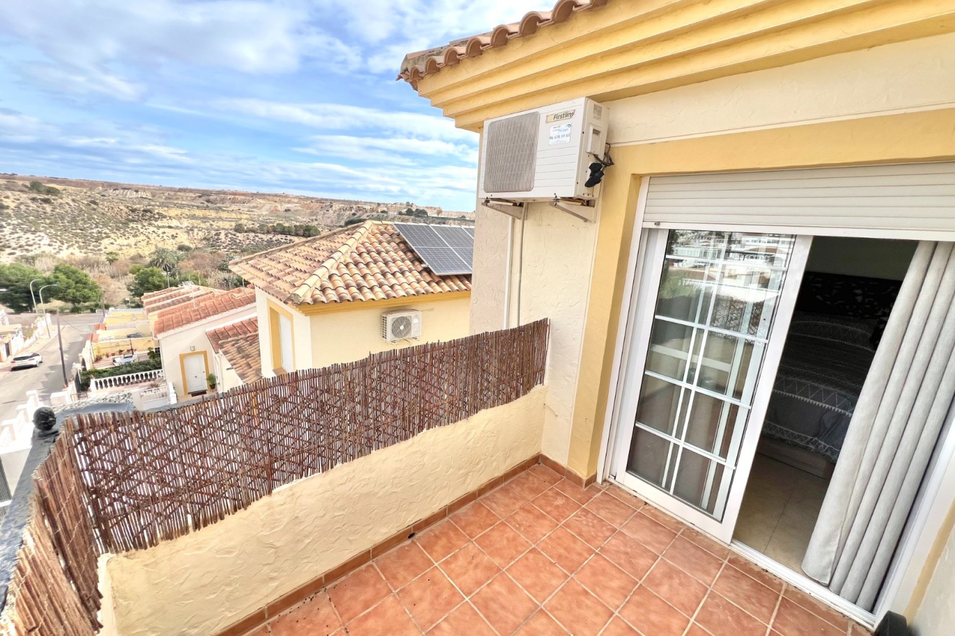 Resale - Semi Detached Villa - La Marina
