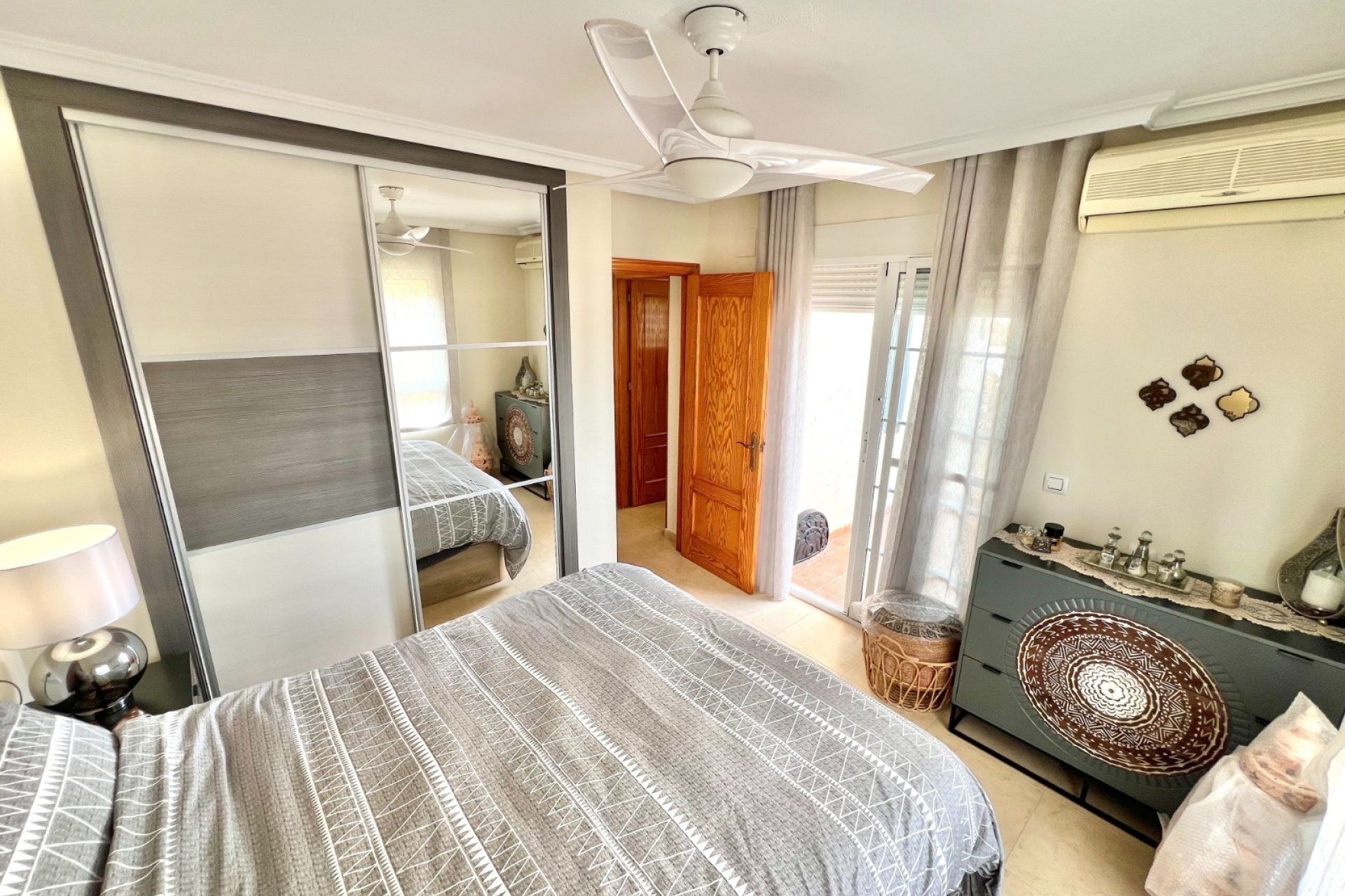 Resale - Semi Detached Villa - La Marina