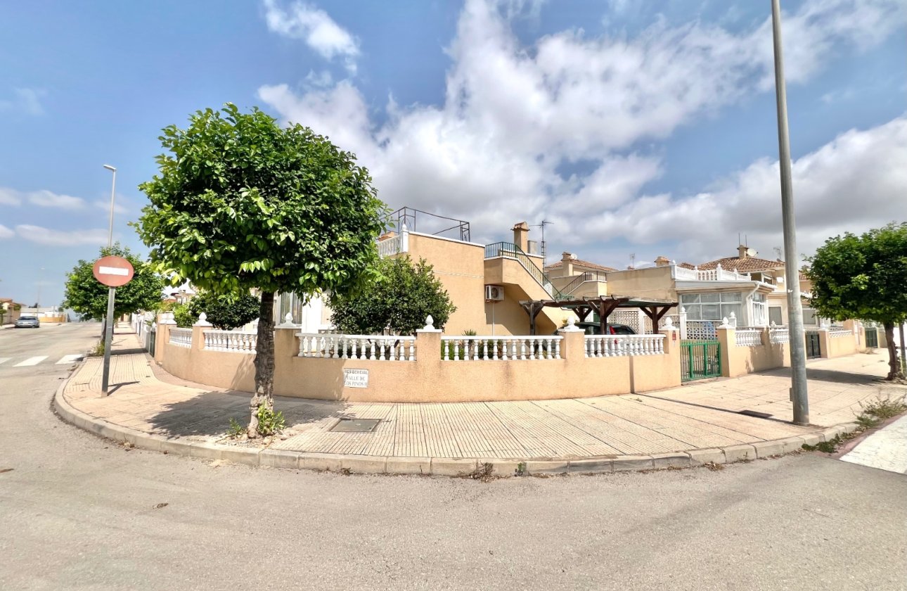 Resale - Semi Detached Villa - La Marina