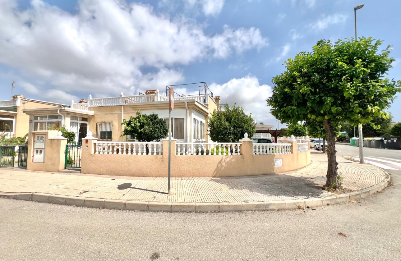 Resale - Semi Detached Villa - La Marina