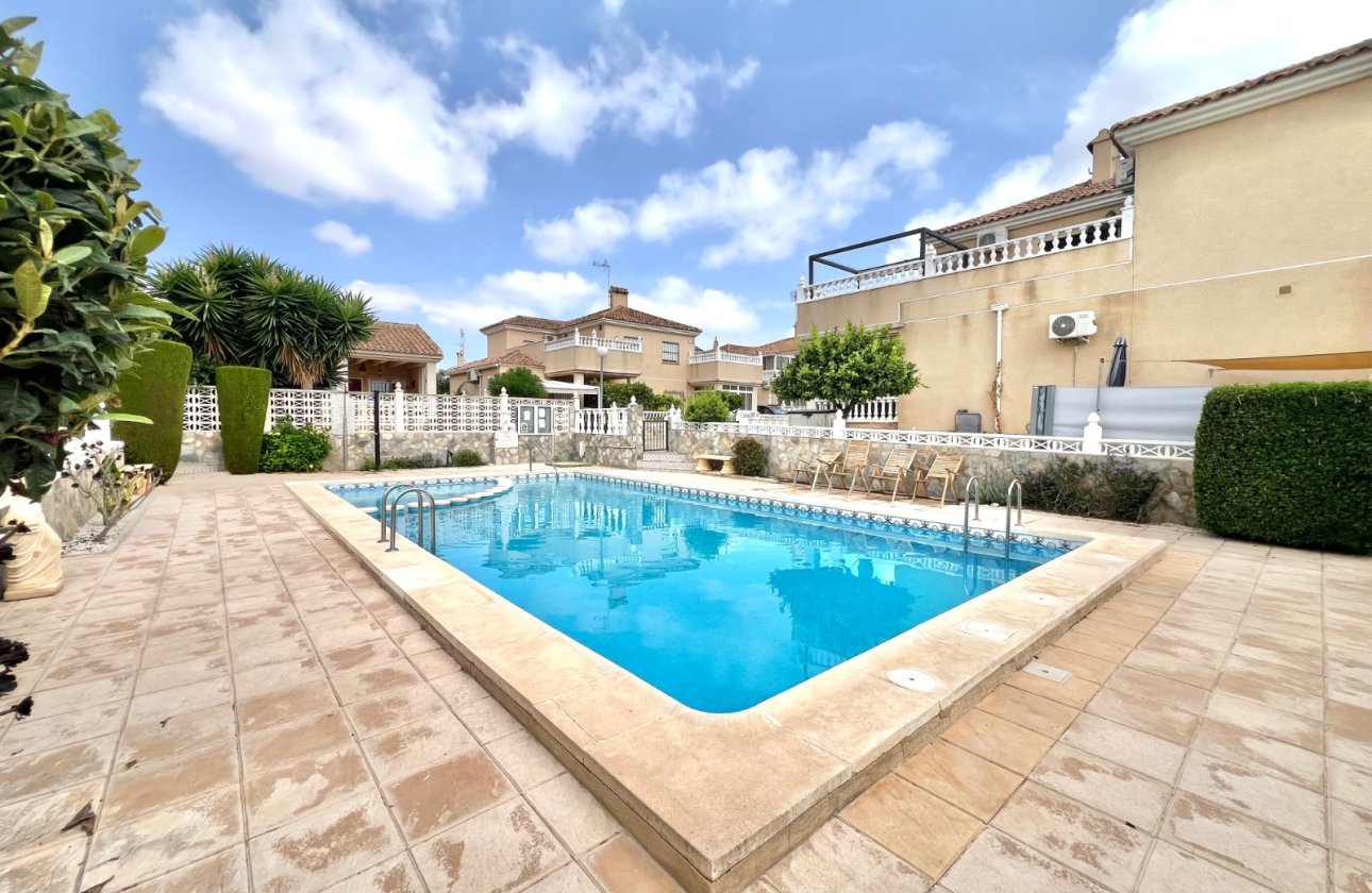 Resale - Semi Detached Villa - La Marina