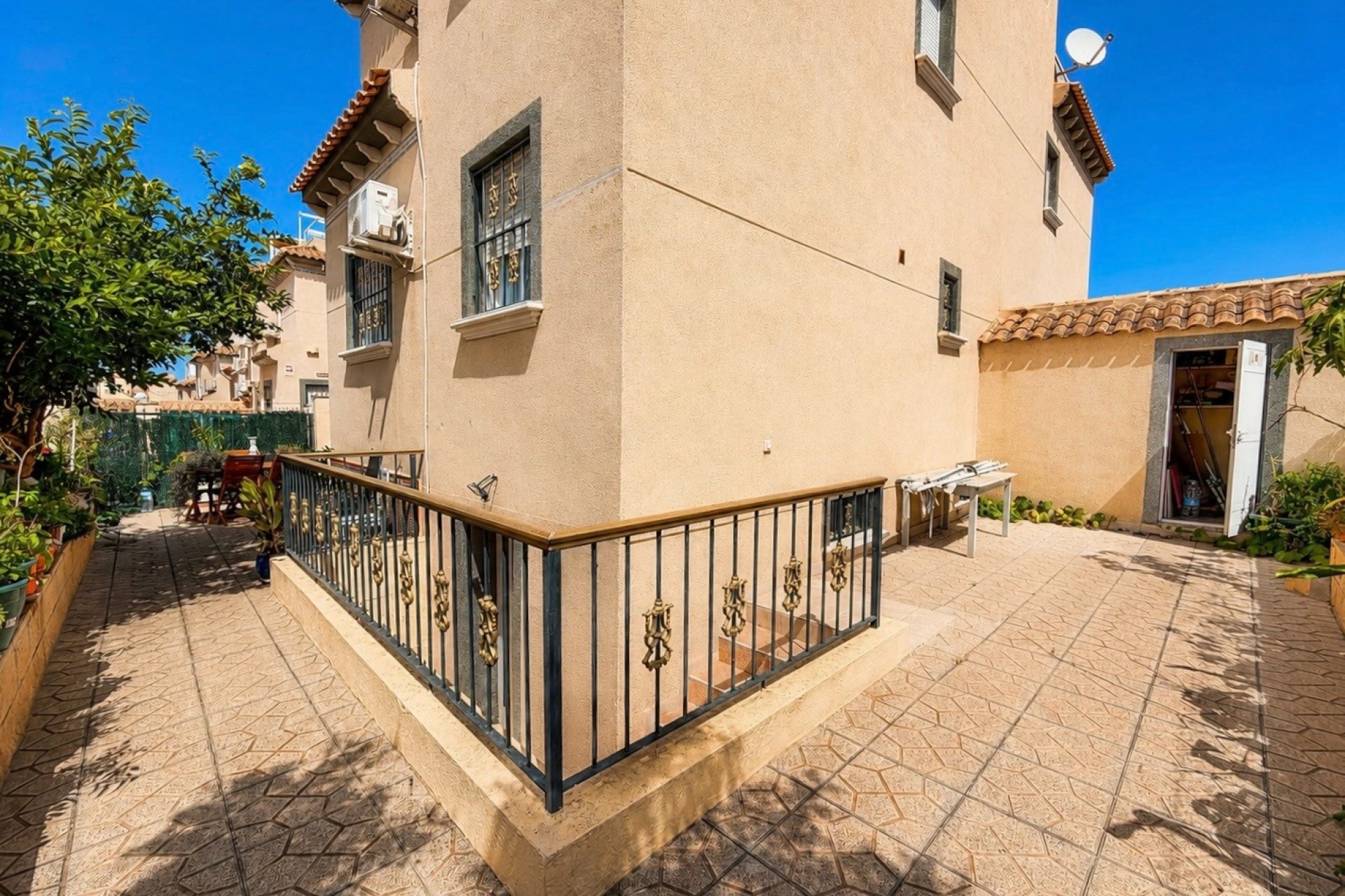 Resale - Semi Detached Villa - La Marina