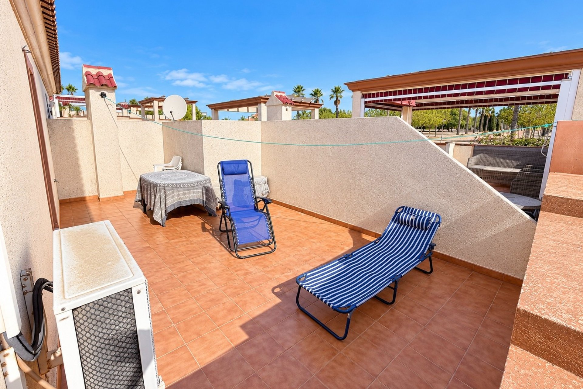 Resale - Semi Detached Villa - La Marina