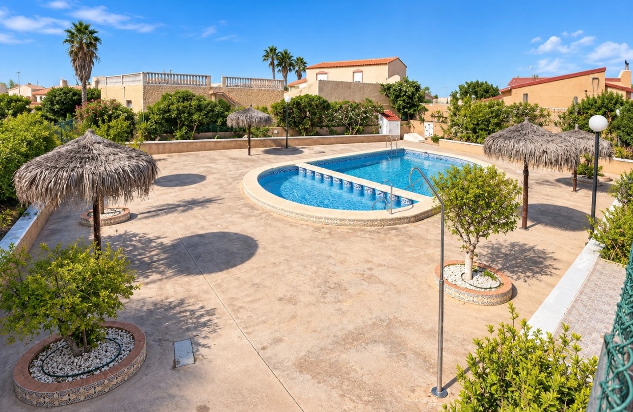 Resale - Semi Detached Villa - La Marina
