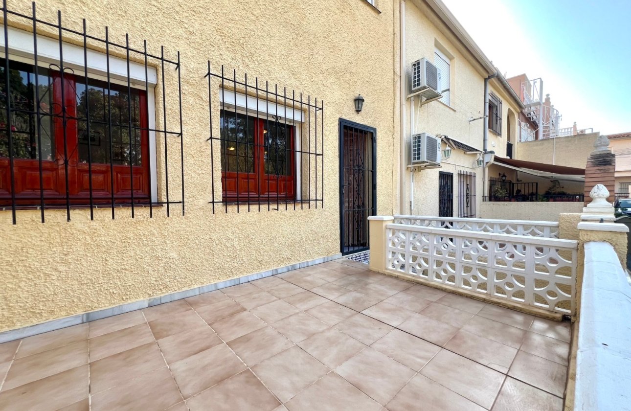 Resale - Terraced house - La Marina