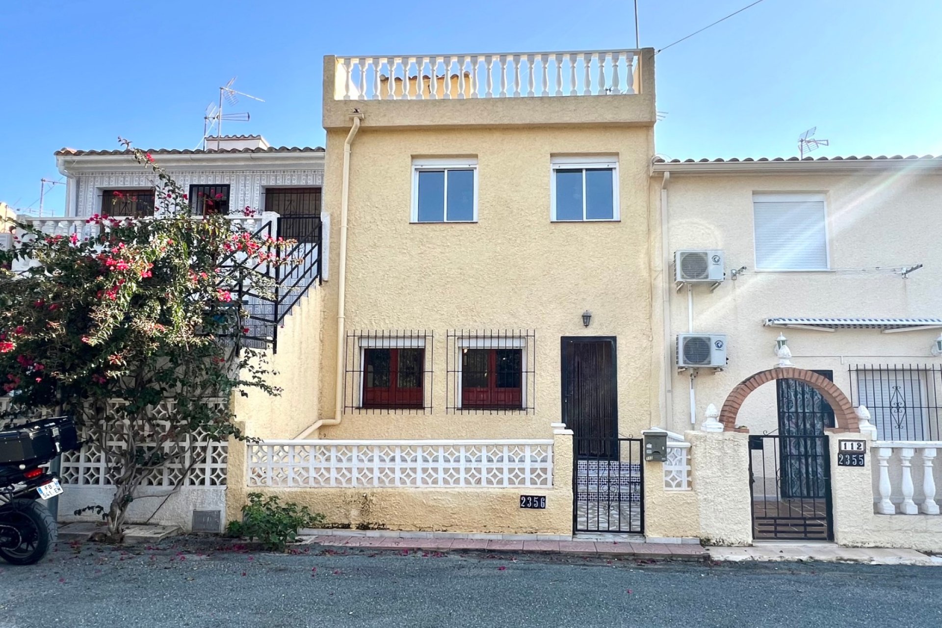 Resale - Terraced house - La Marina