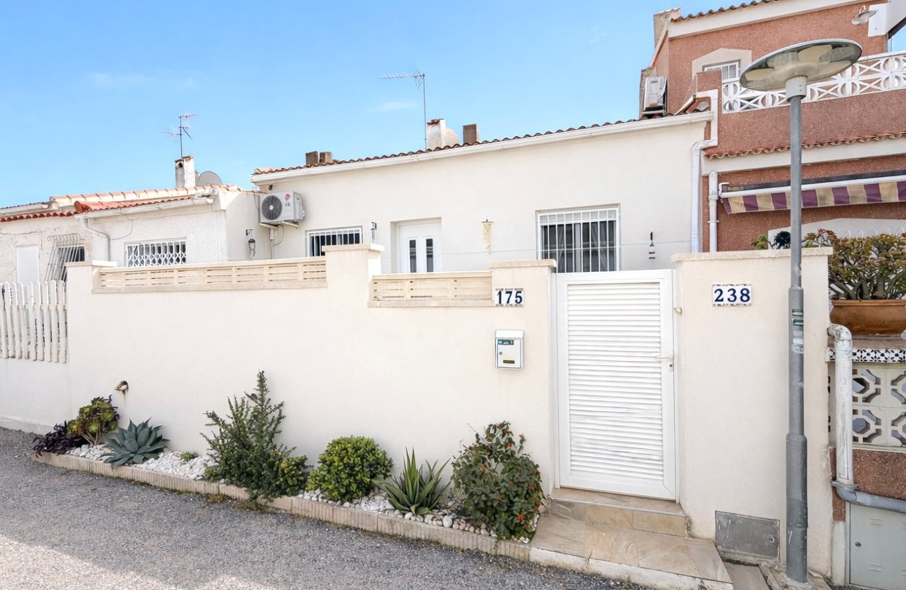 Resale - Terraced house - La Marina