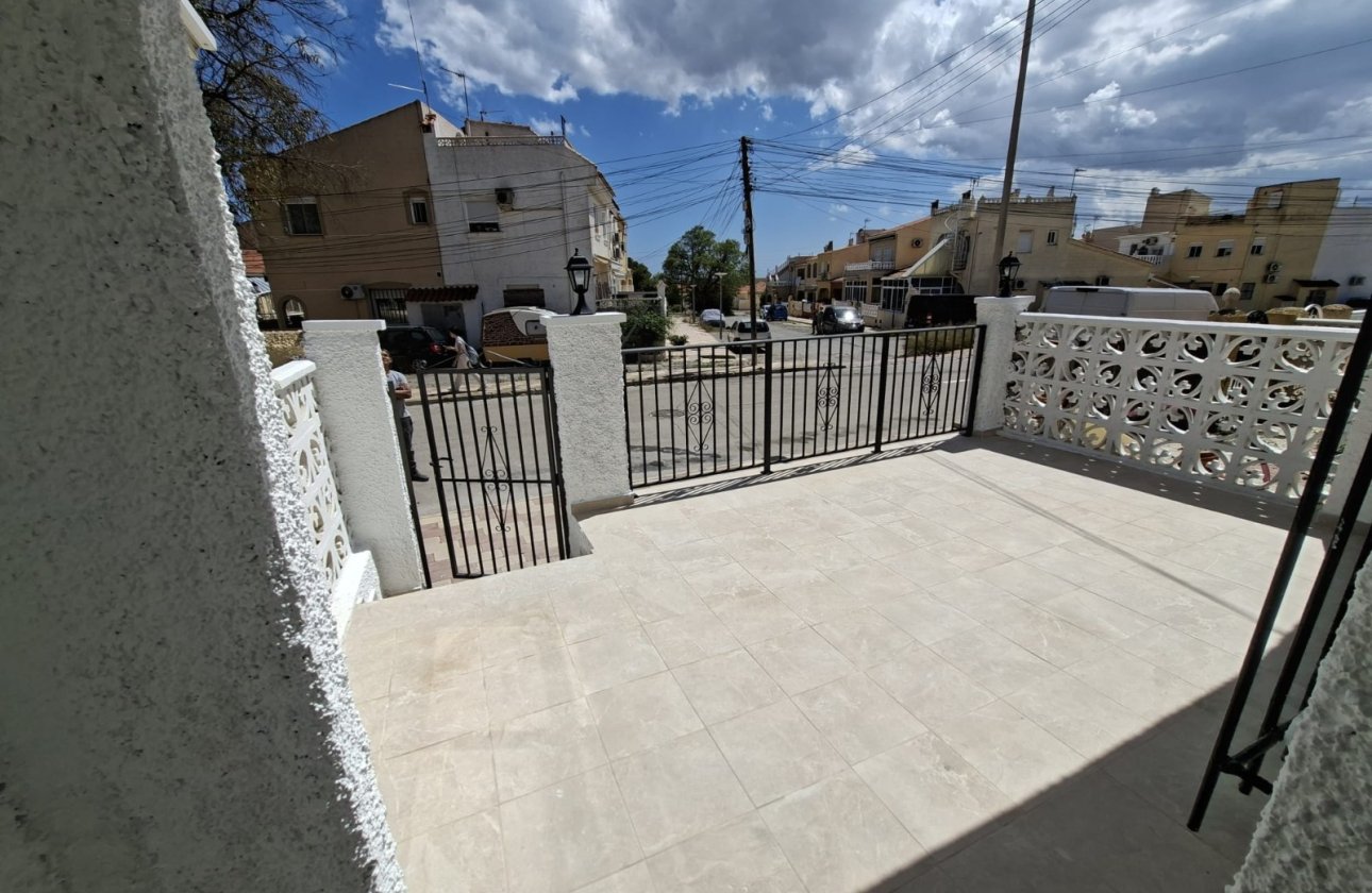 Resale - Terraced house - La Marina