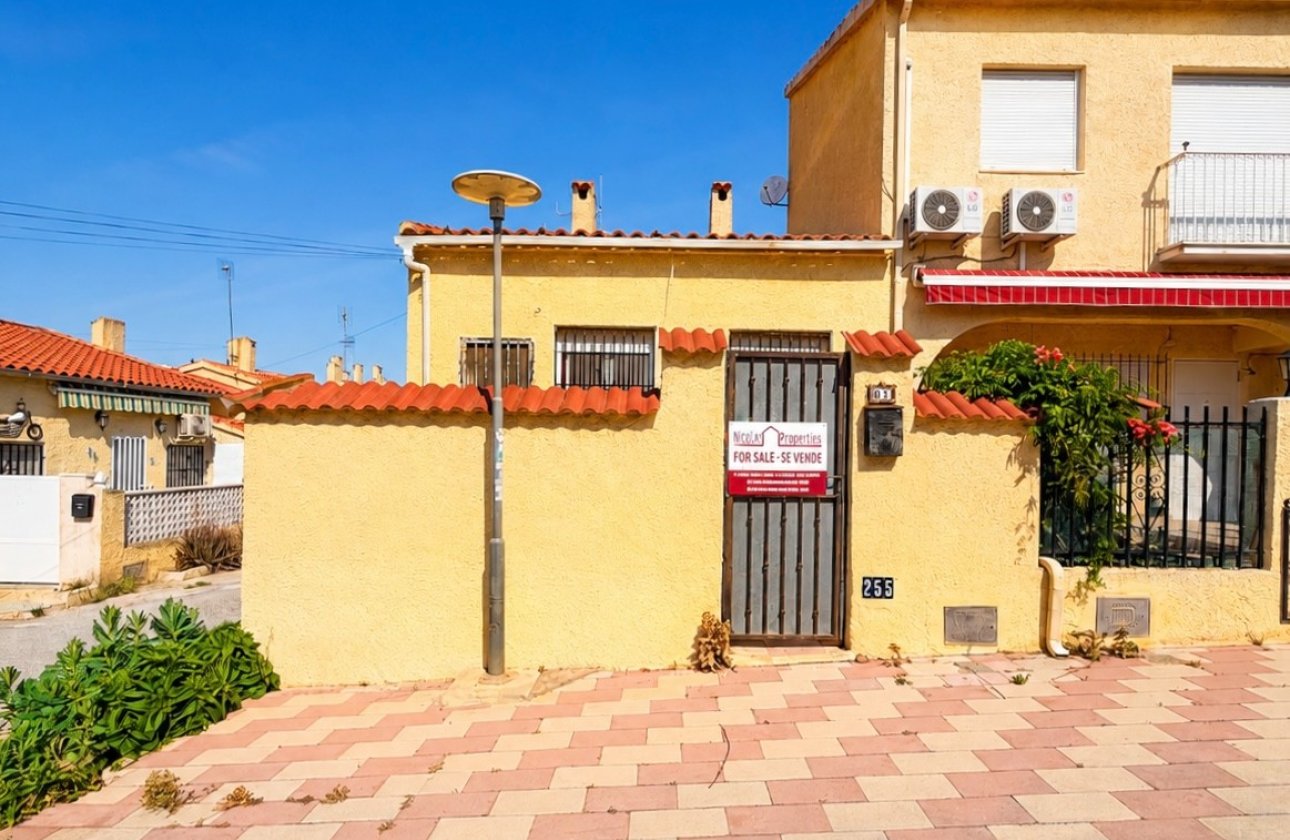 Resale - Terraced house - La Marina