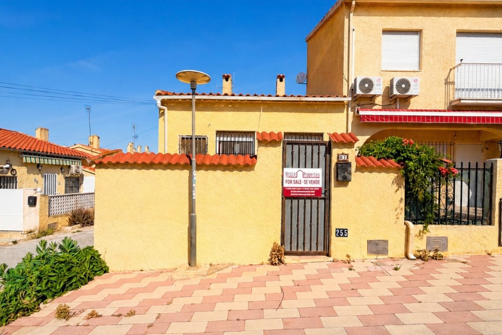 Resale - Terraced house - La Marina