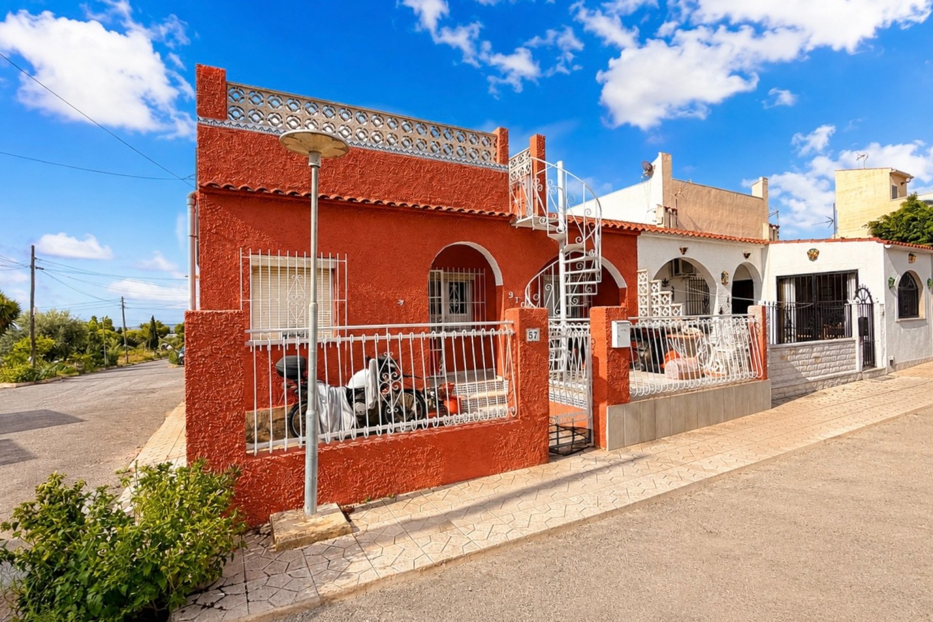 Resale - Terraced house - La Marina