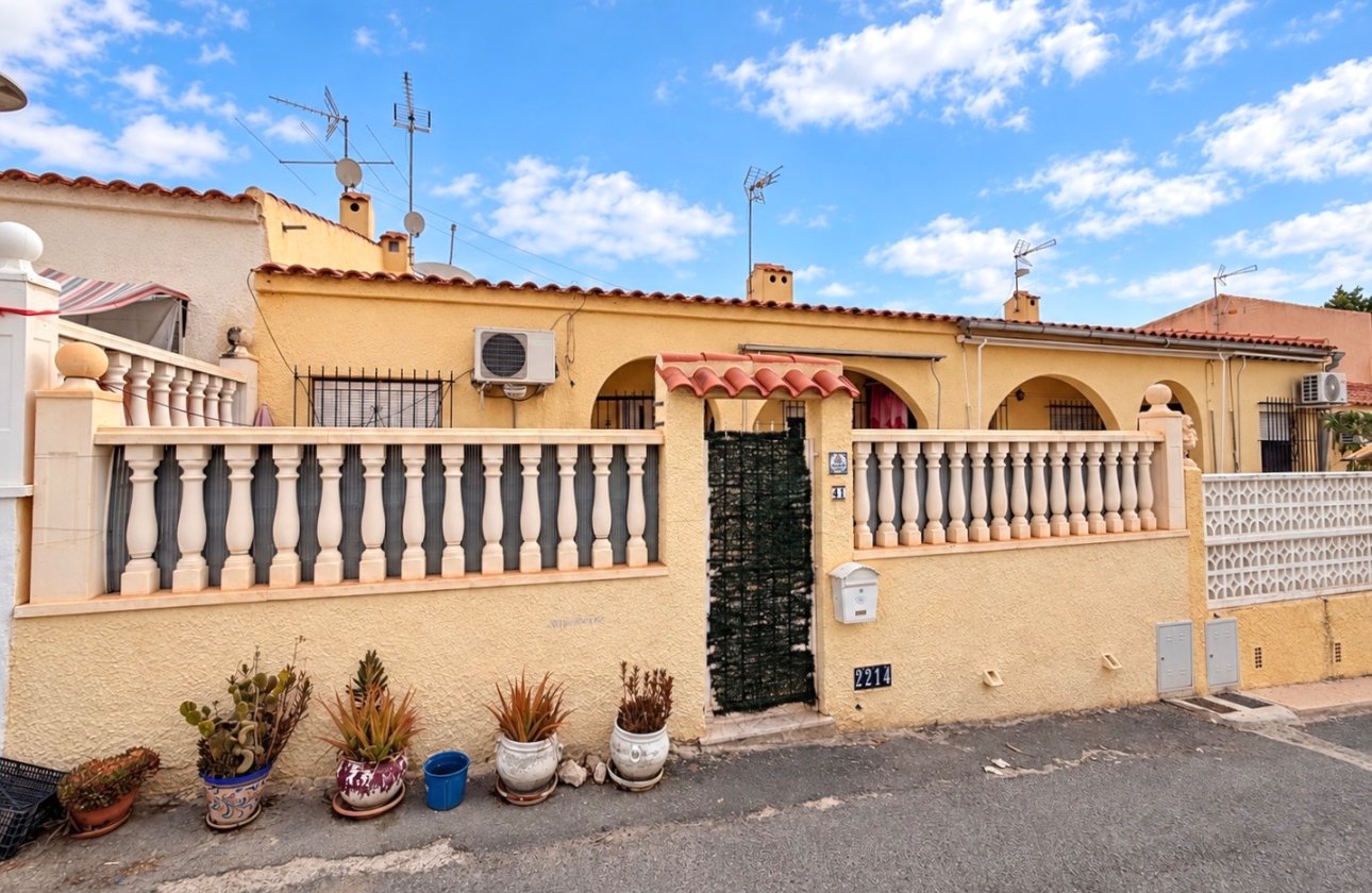 Resale - Terraced house - La Marina