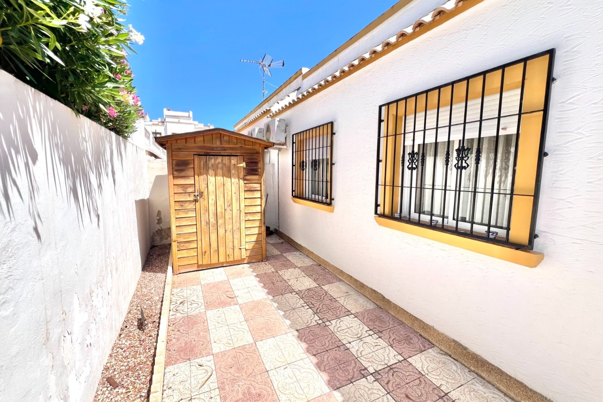 Reventa - Casa cuádruple - La Marina
