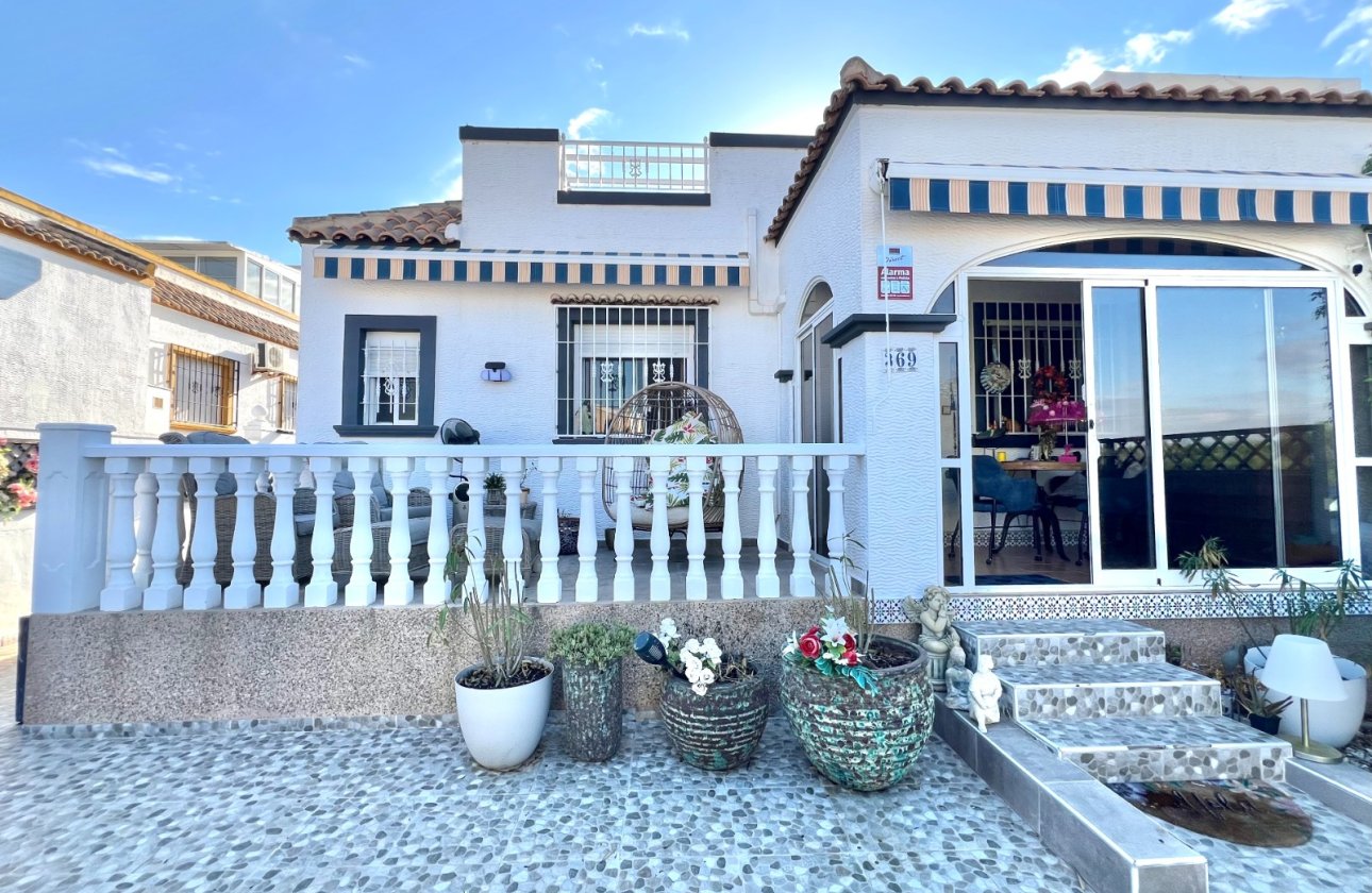 Reventa - Casa cuádruple - La Marina