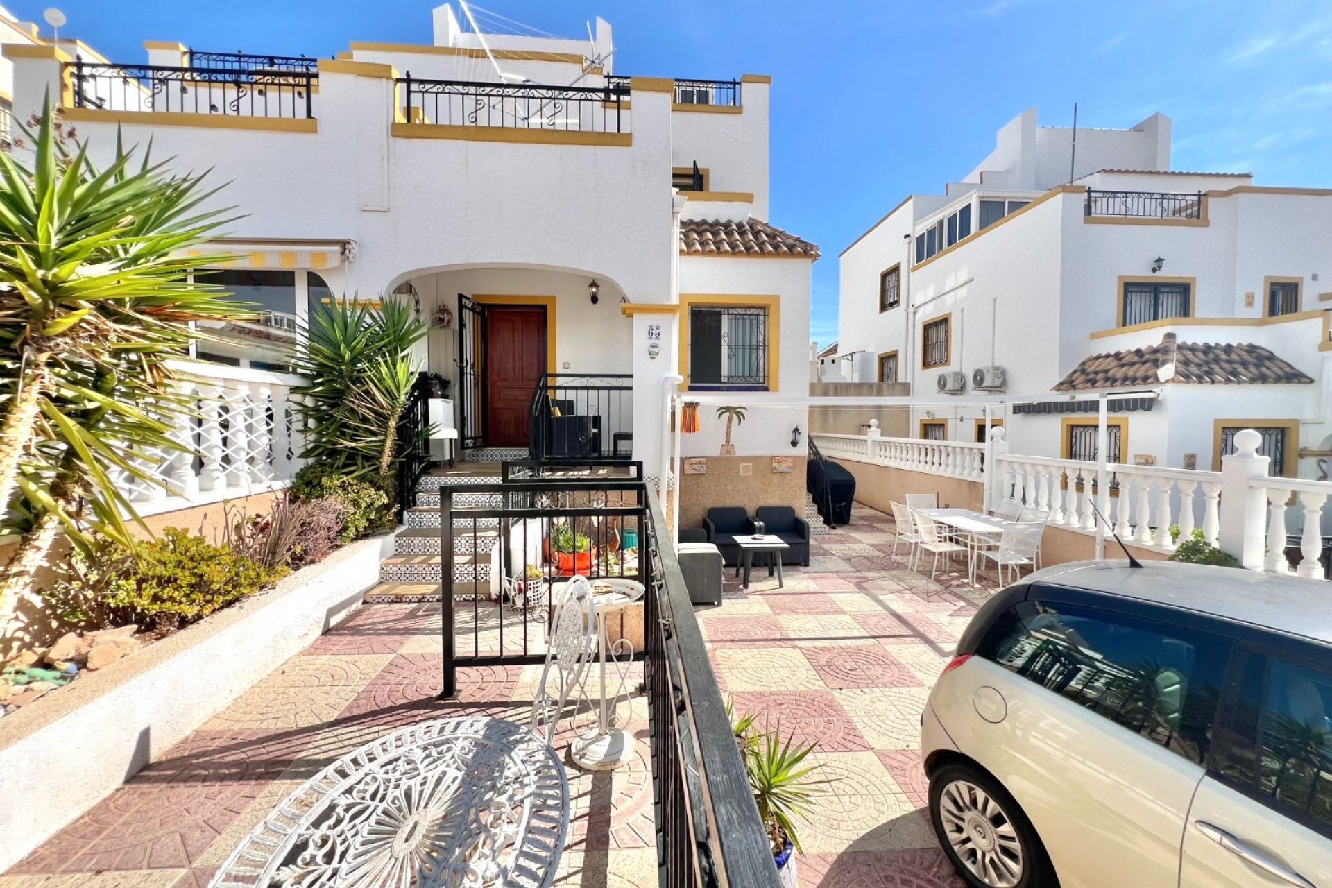 Reventa - Casa cuádruple - La Marina