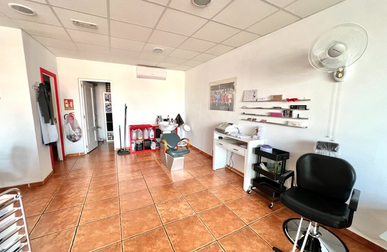 Reventa - commercial property - La Marina