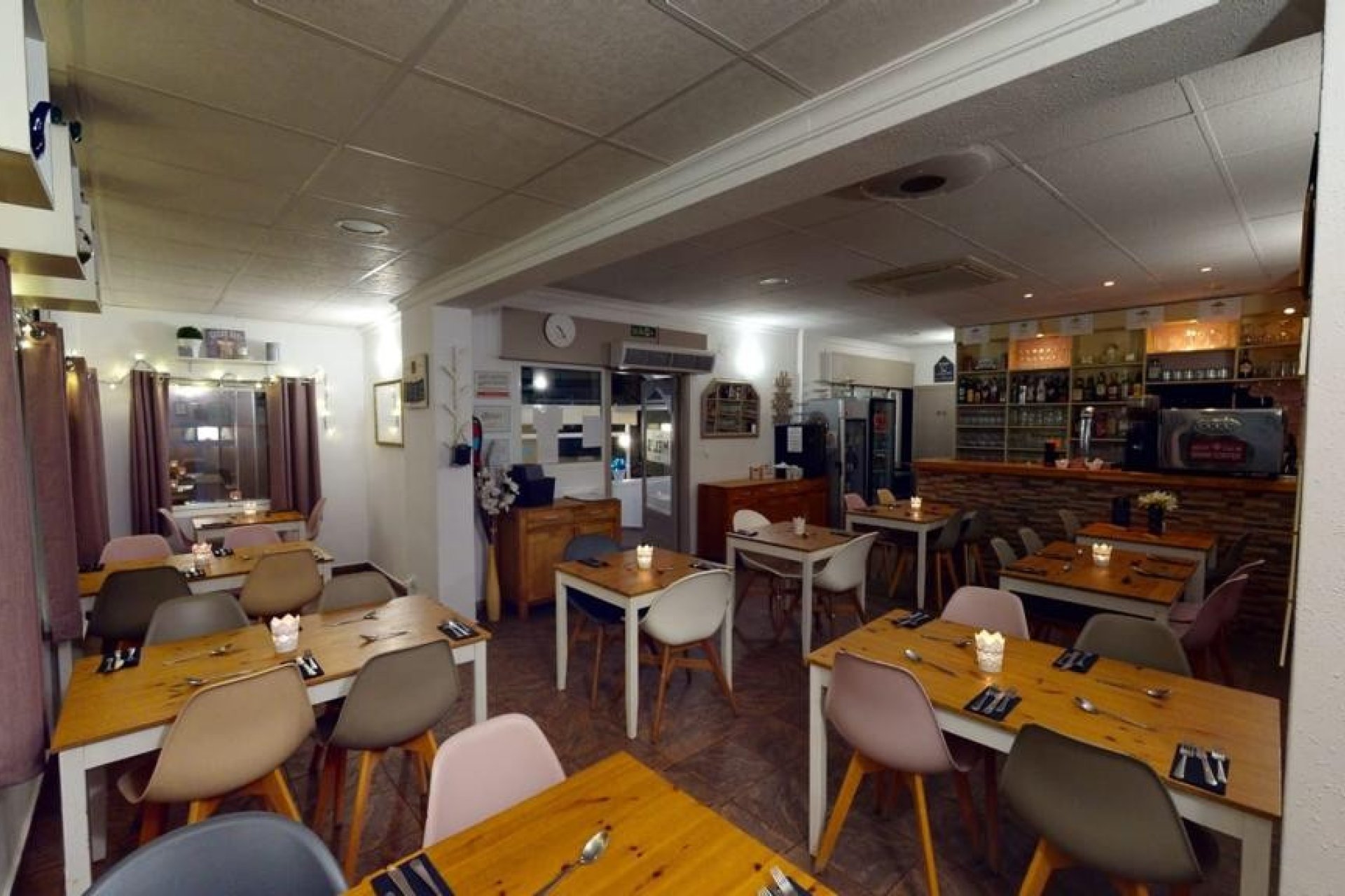 Reventa - commercial property - La Marina