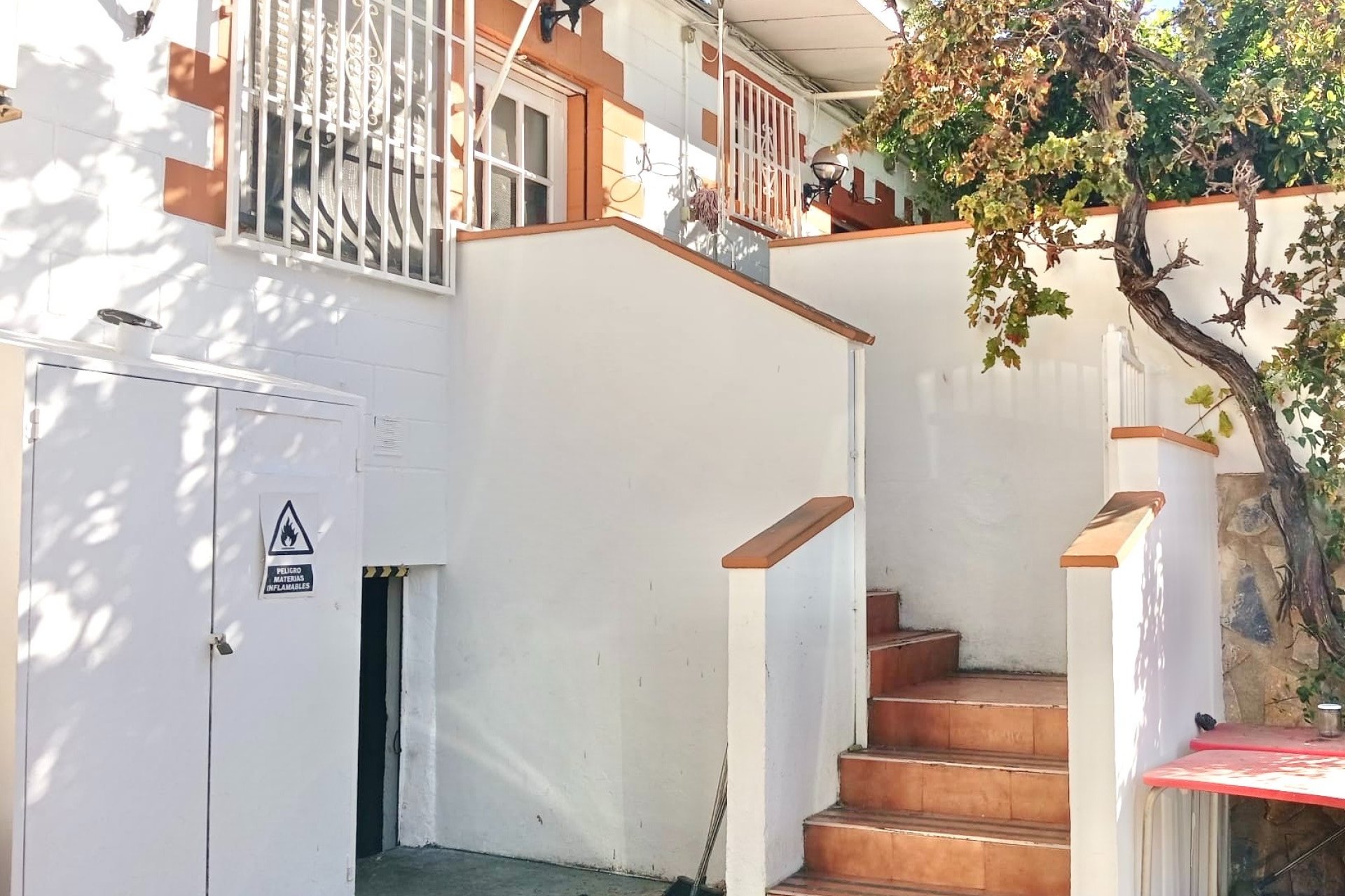 Reventa - commercial property - La Marina