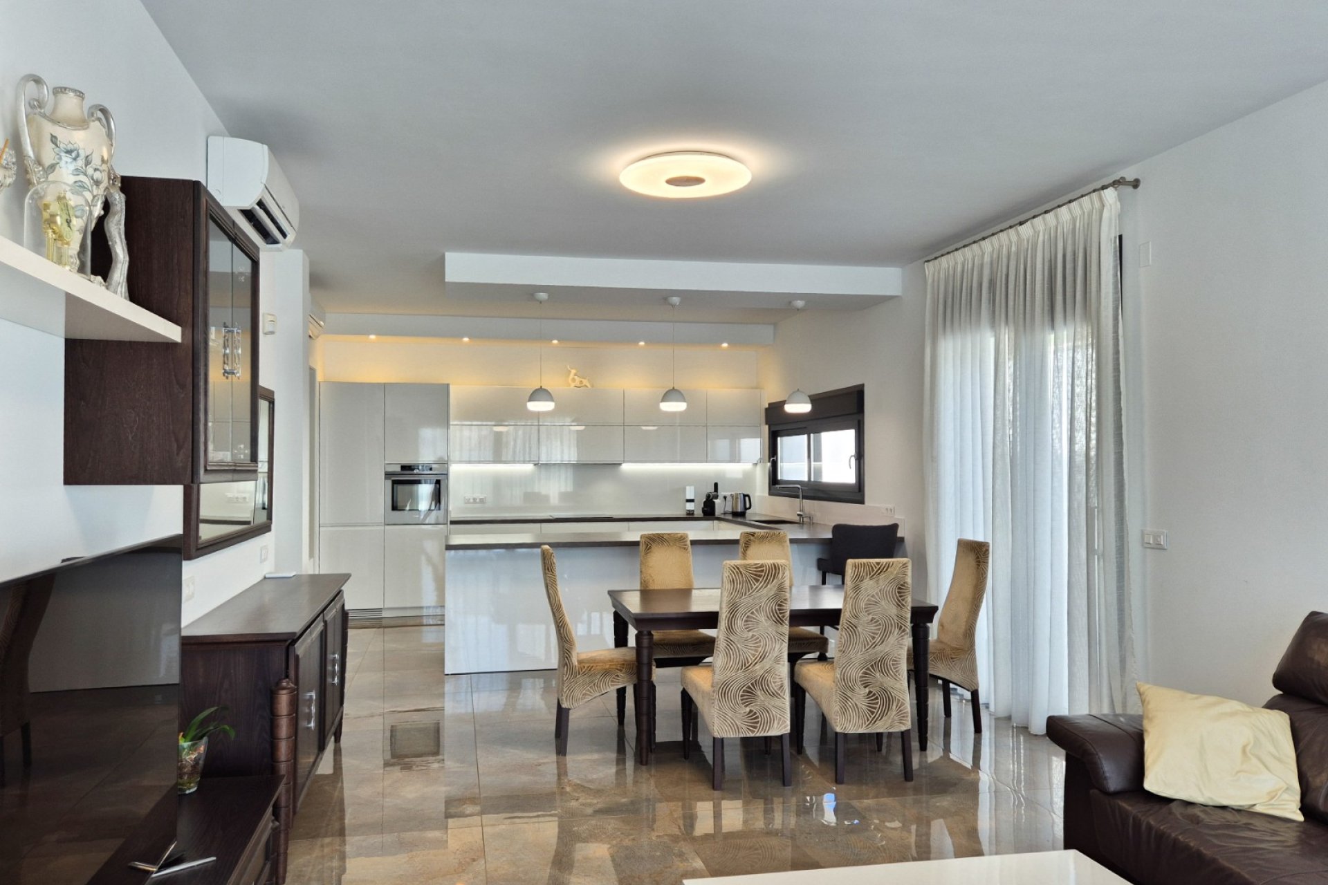 Reventa - Villa independiente - La Escuera - La Marina