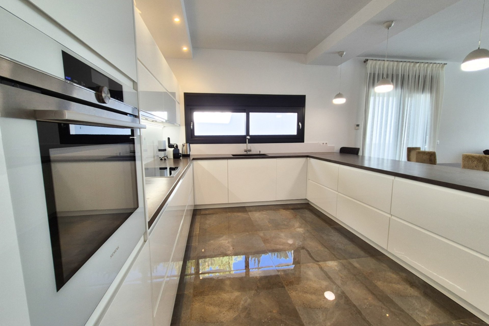 Reventa - Villa independiente - La Escuera - La Marina