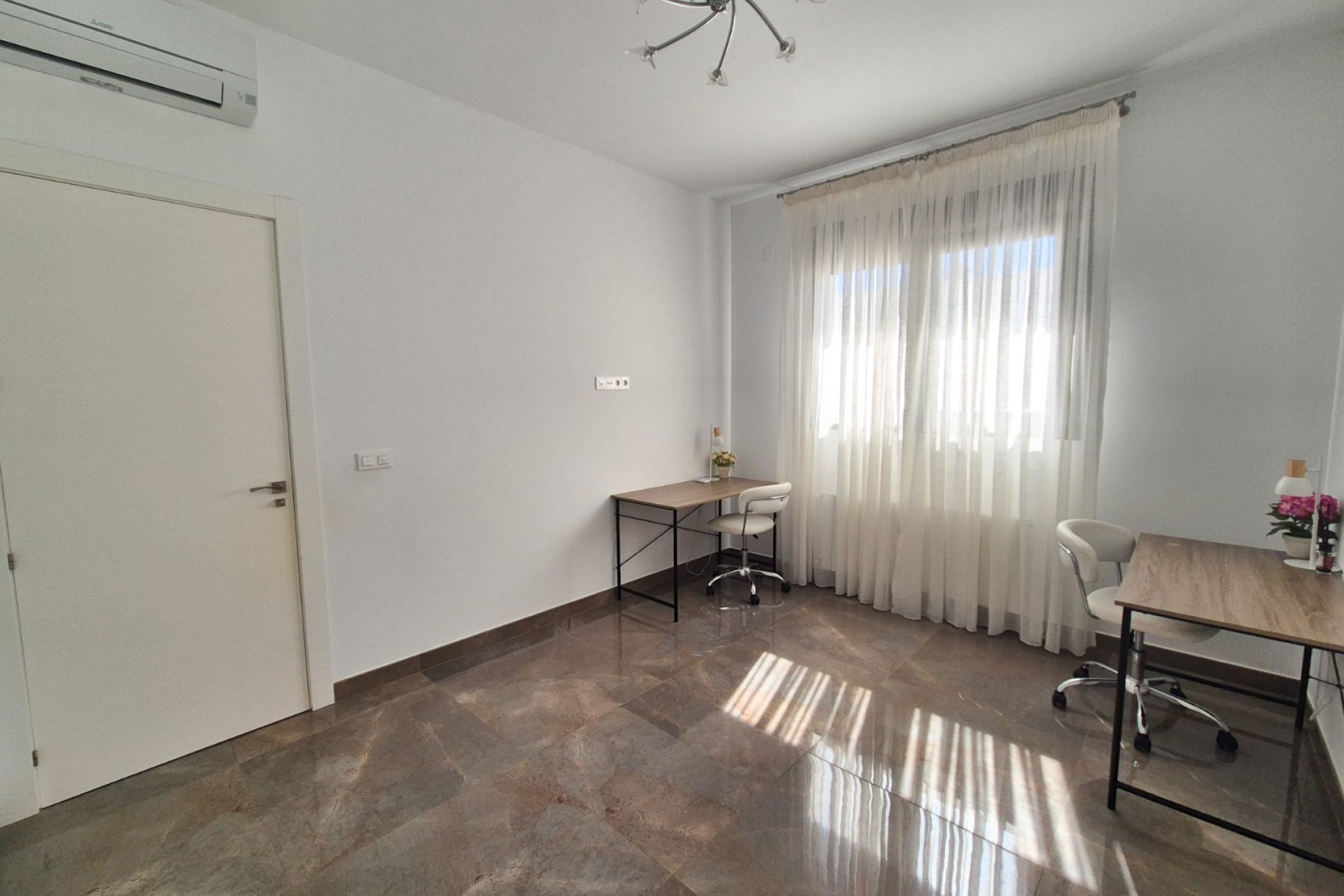 Reventa - Villa independiente - La Escuera - La Marina