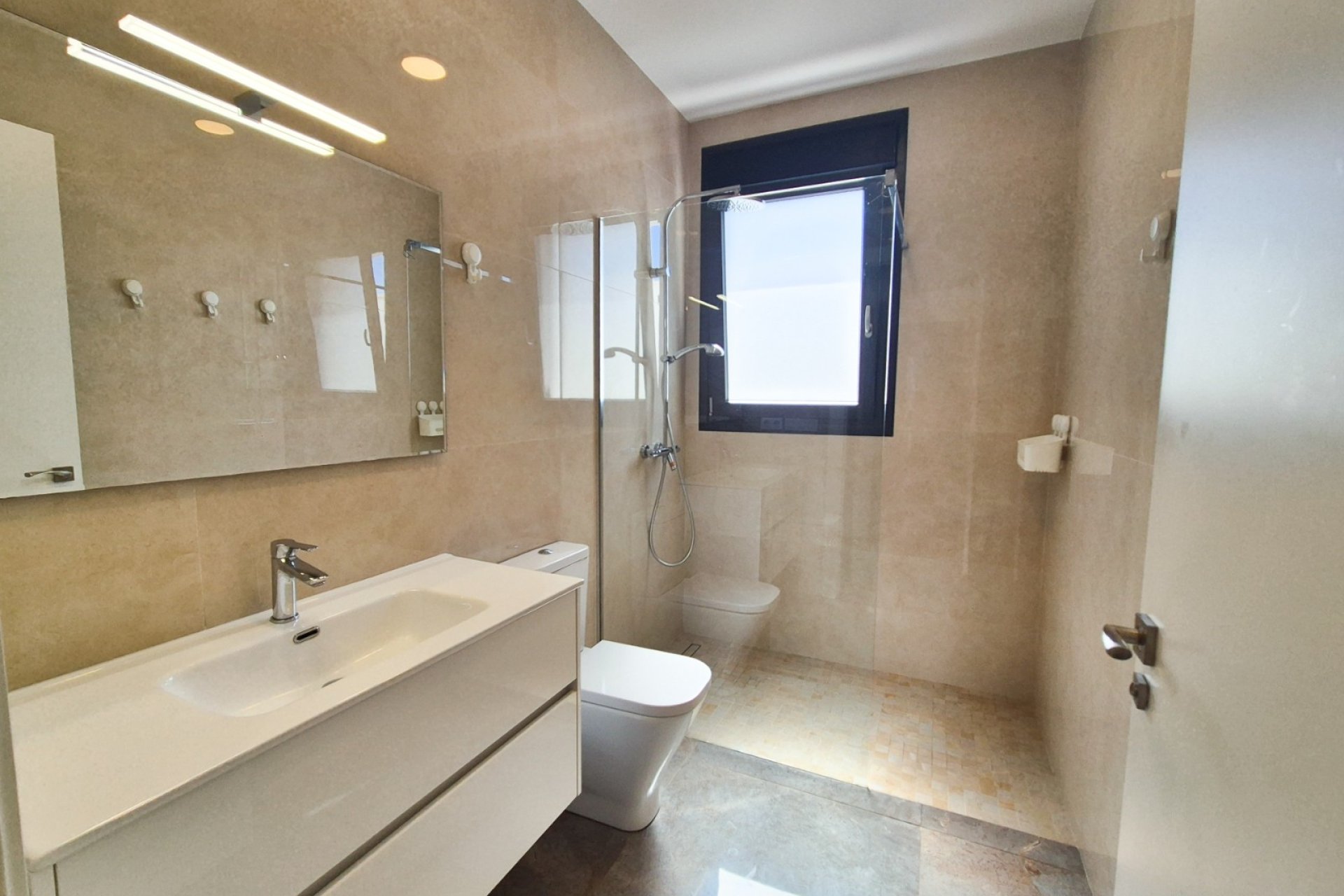 Reventa - Villa independiente - La Escuera - La Marina