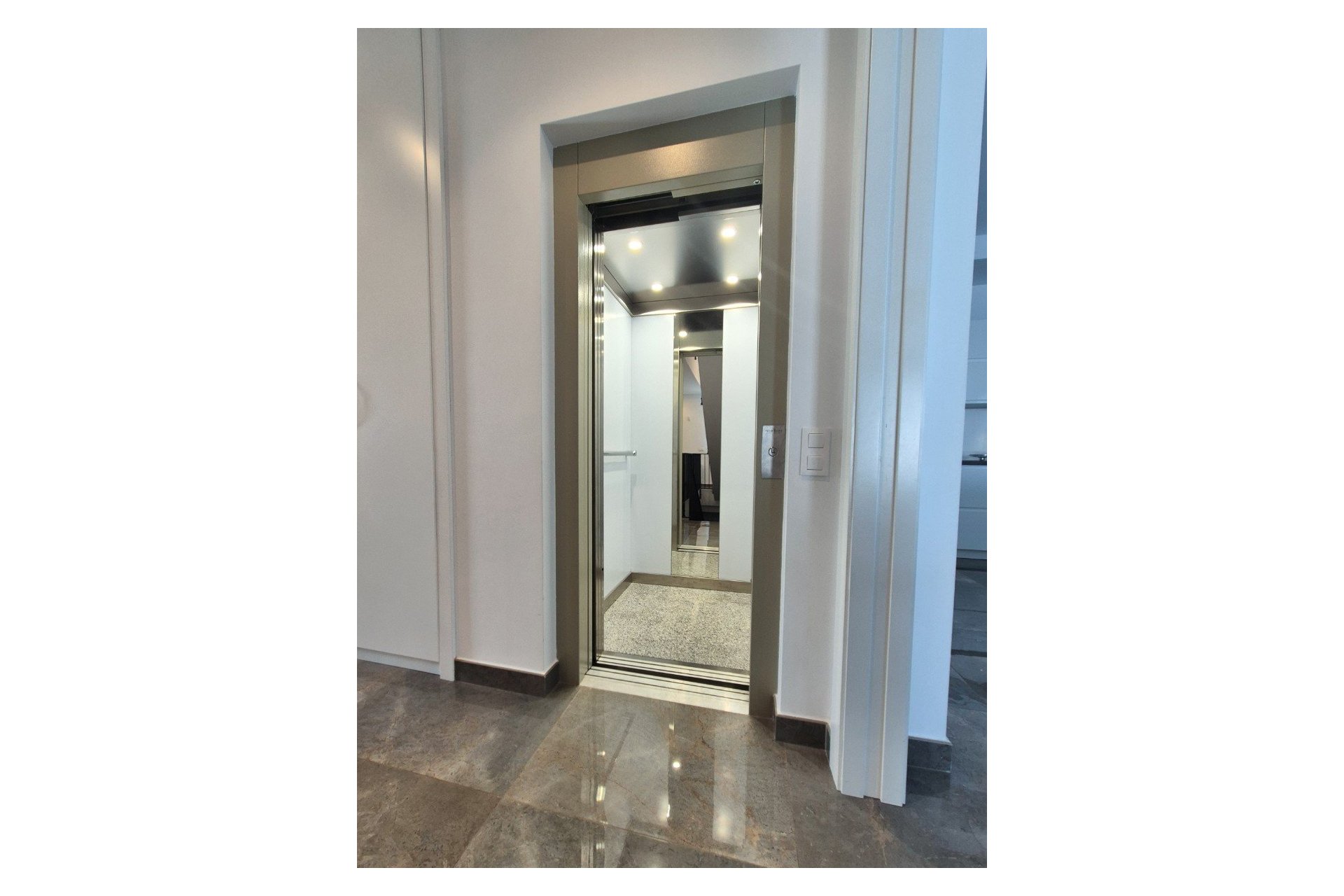 Reventa - Villa independiente - La Escuera - La Marina