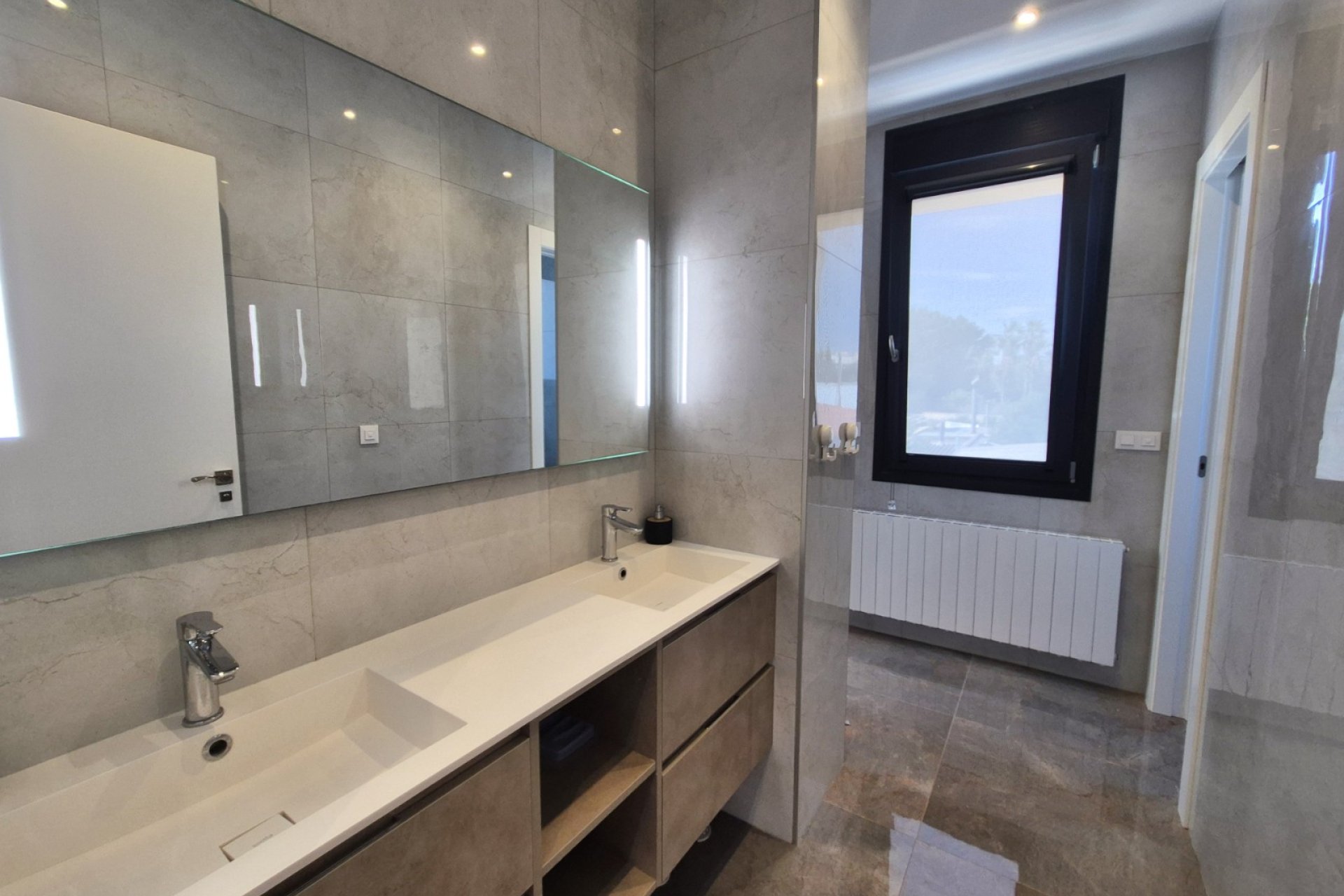 Reventa - Villa independiente - La Escuera - La Marina