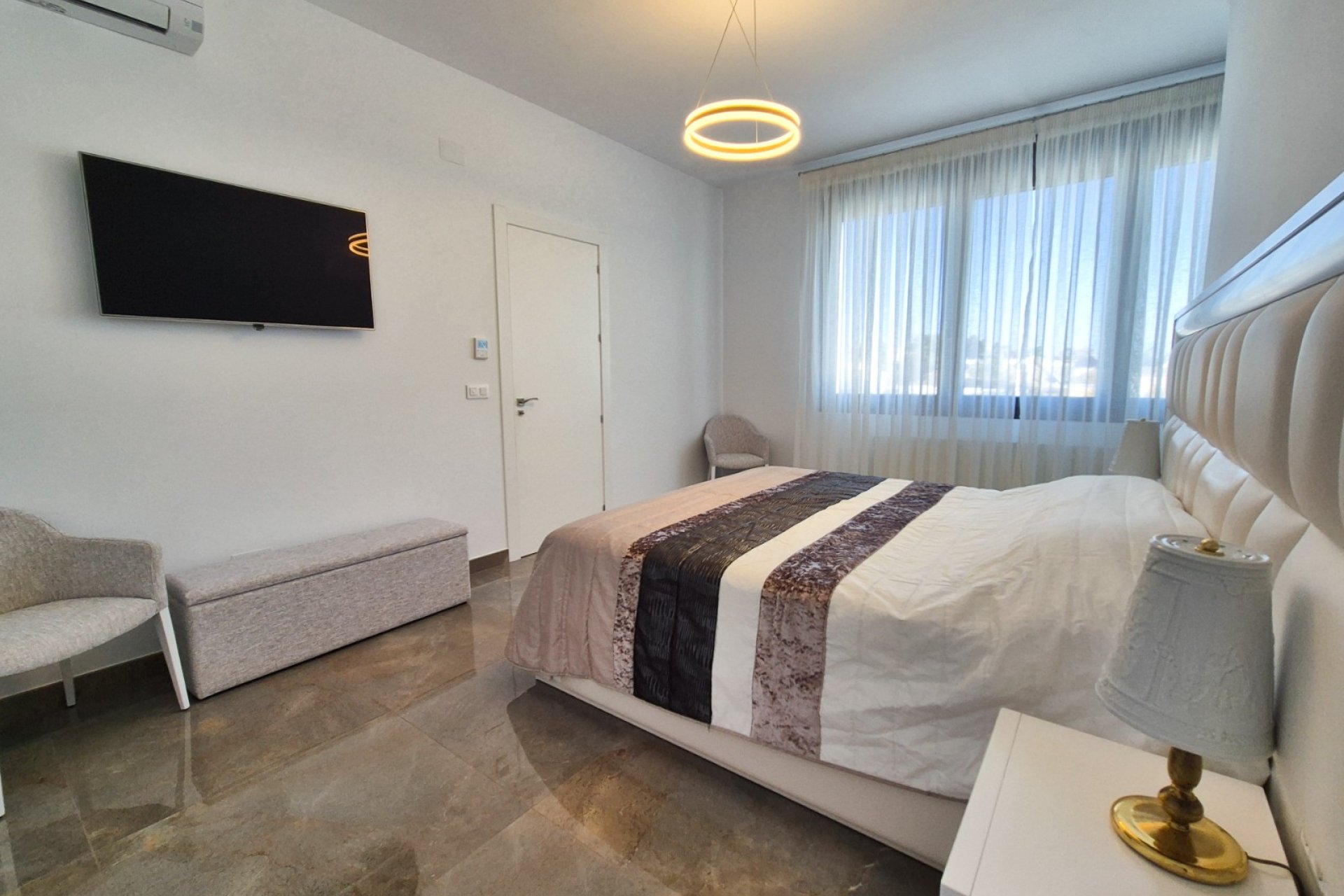 Reventa - Villa independiente - La Escuera - La Marina