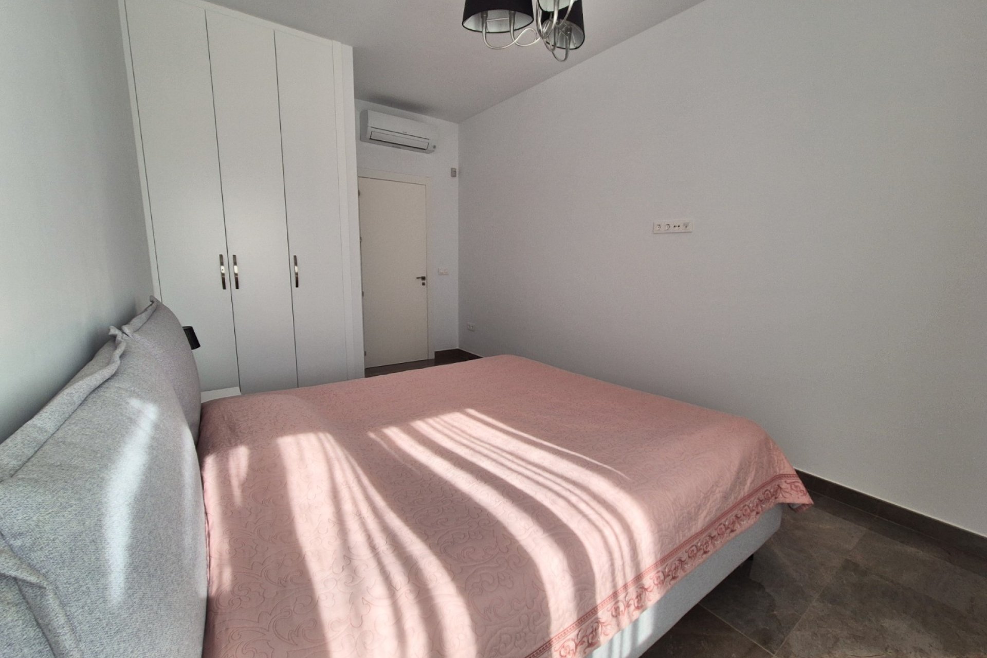 Reventa - Villa independiente - La Escuera - La Marina