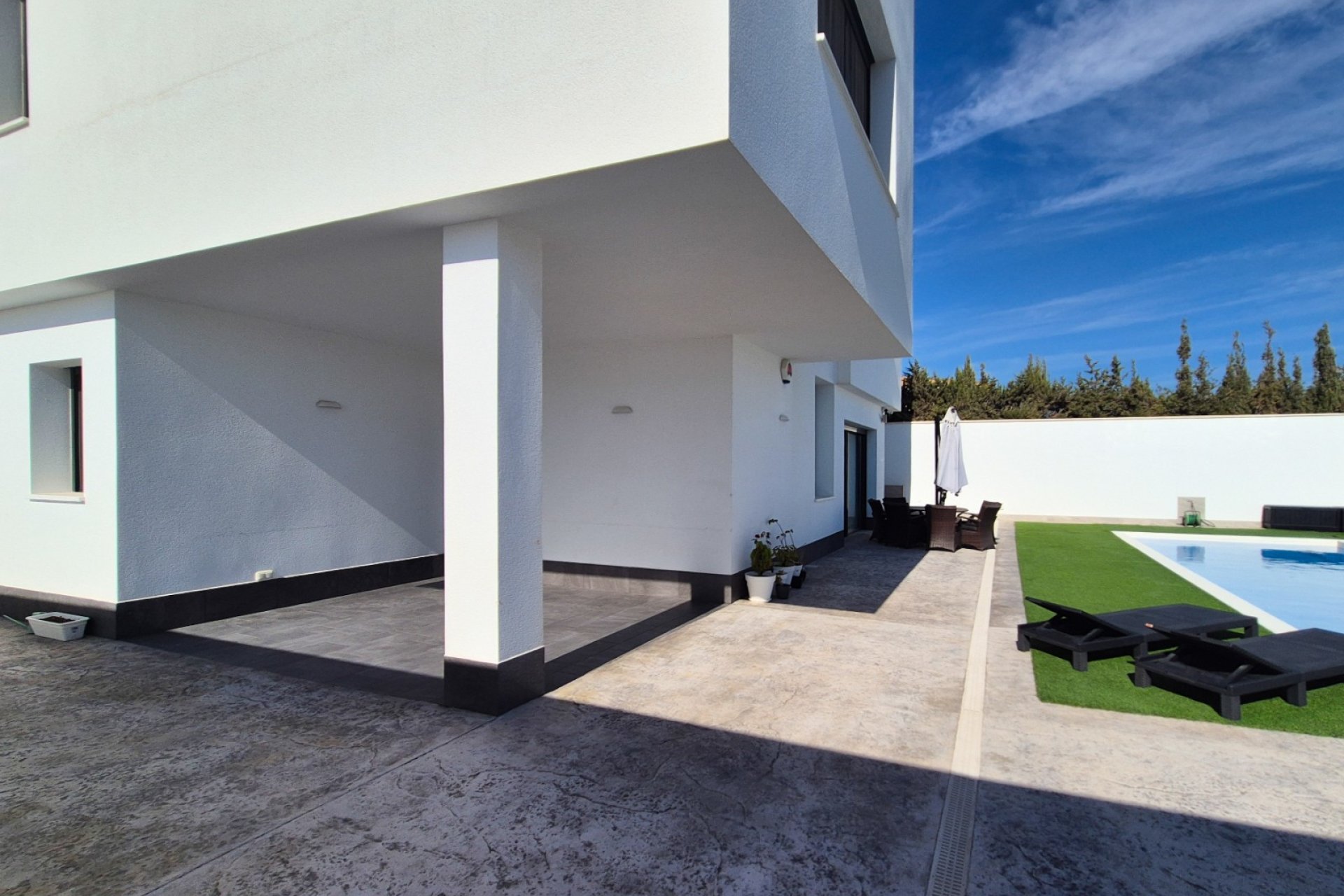 Reventa - Villa independiente - La Escuera - La Marina