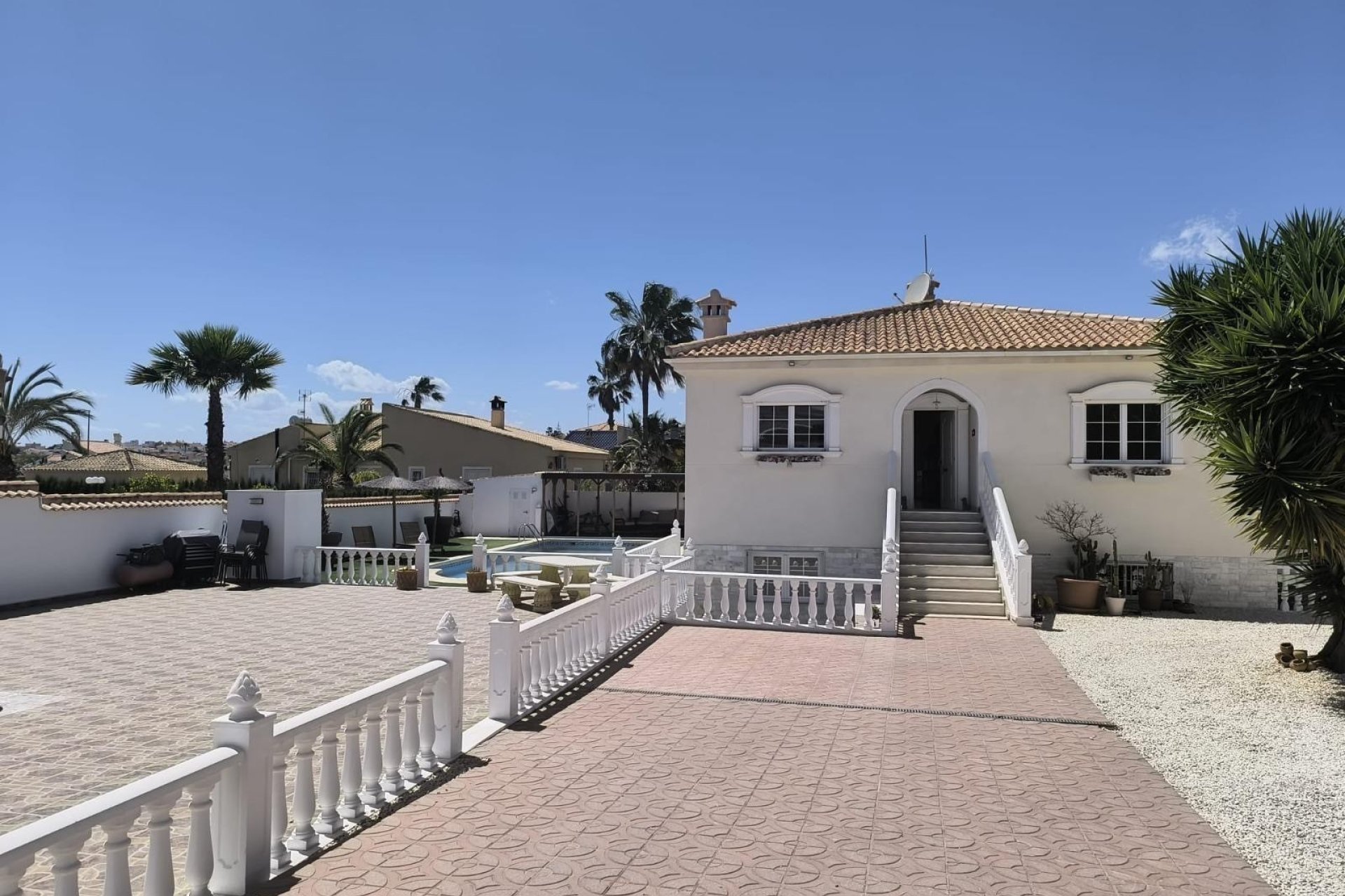 Reventa - Villa independiente - La Escuera - La Marina