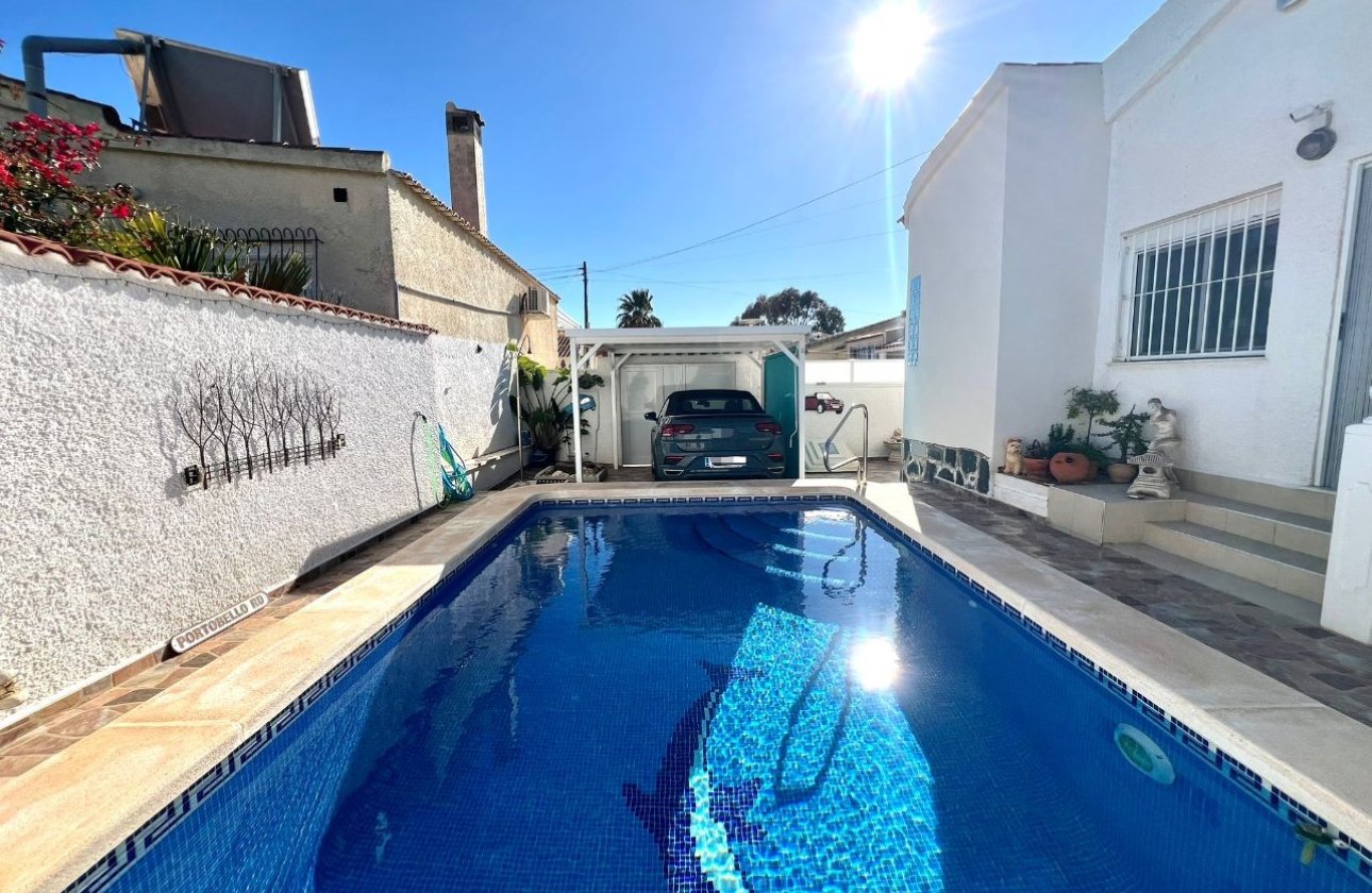 Reventa - Villa independiente - La Marina