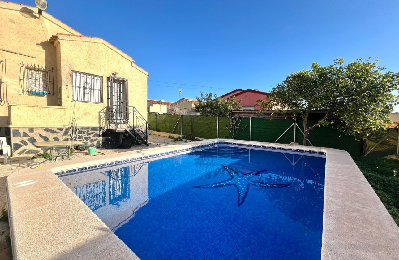 Reventa - Villa independiente - La Marina