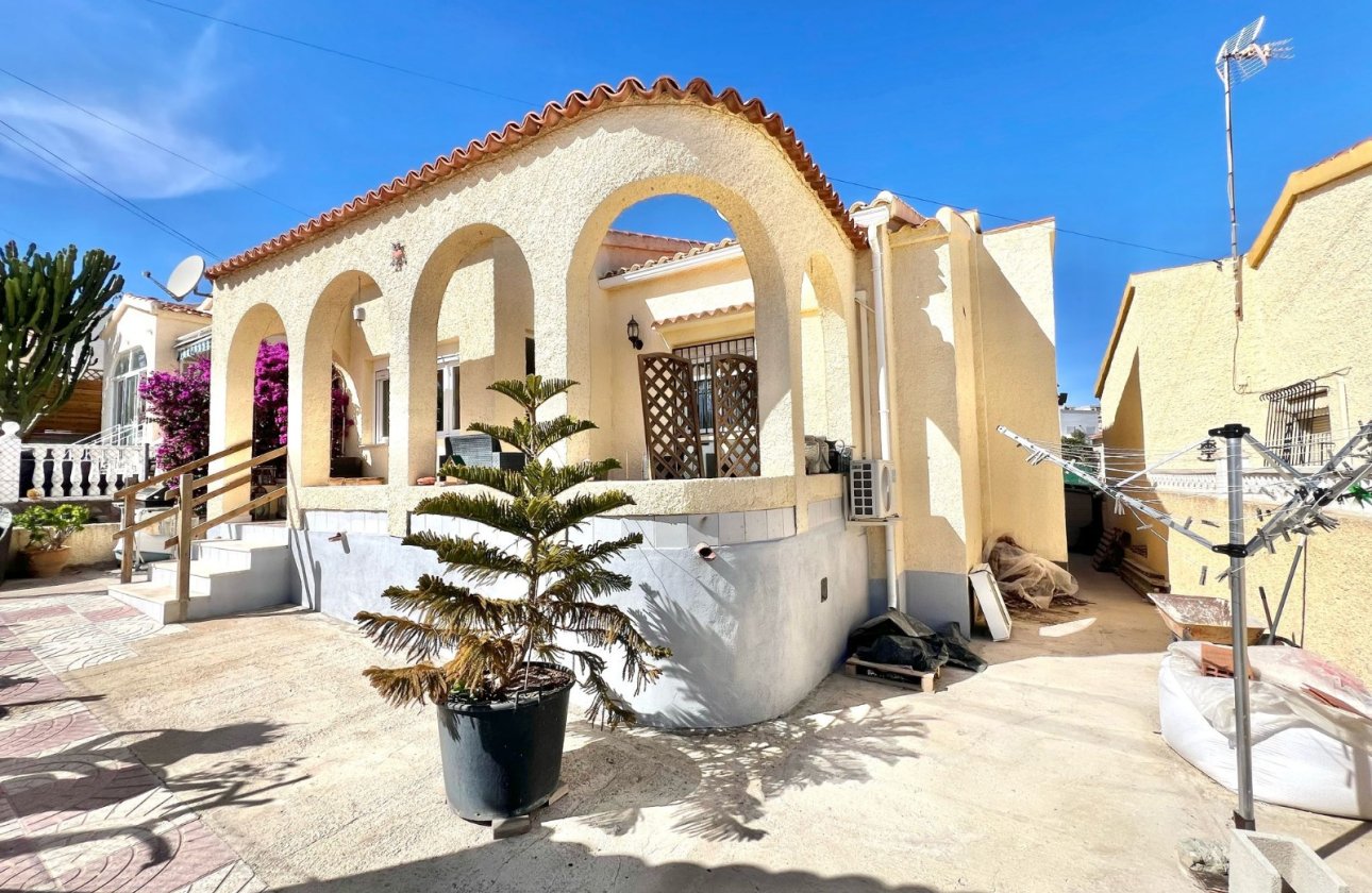 Reventa - Villa independiente - La Marina