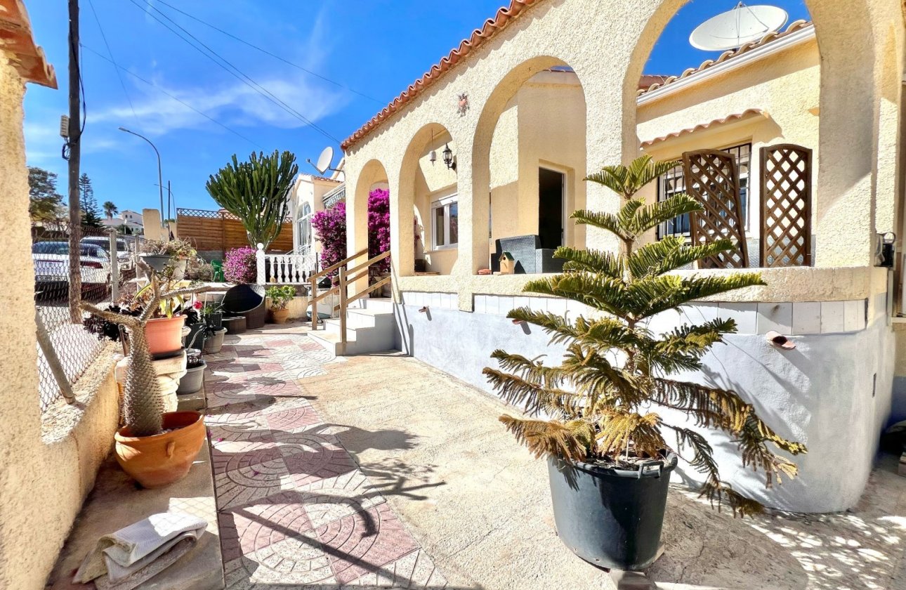 Reventa - Villa independiente - La Marina
