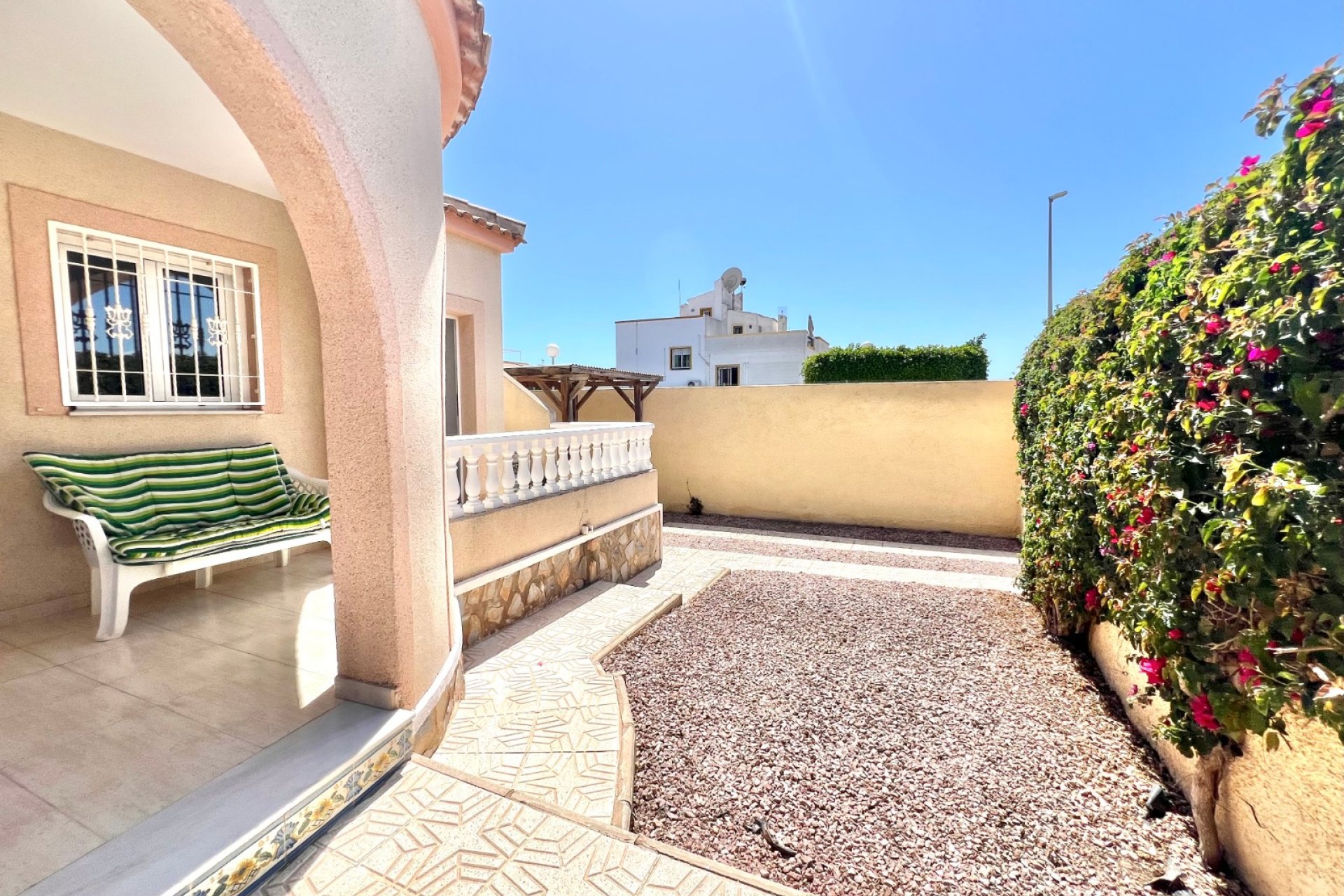 Reventa - Villa independiente - La Marina