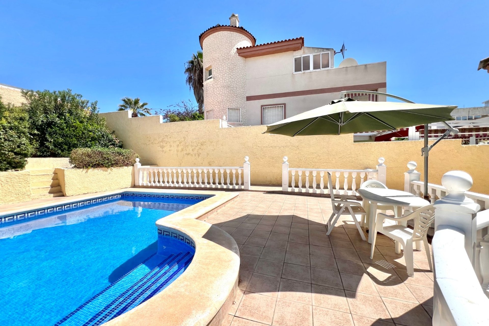 Reventa - Villa independiente - La Marina