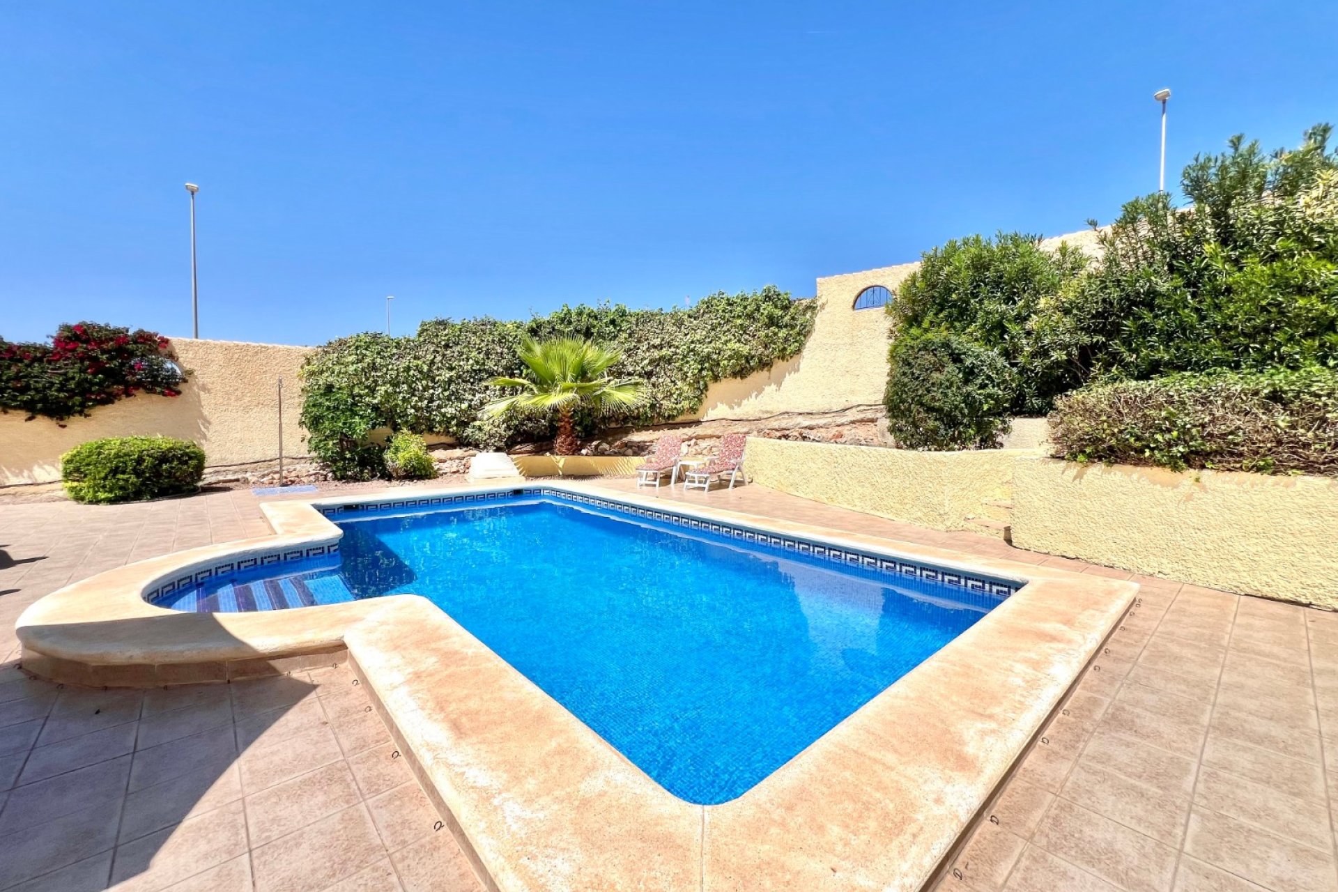 Reventa - Villa independiente - La Marina
